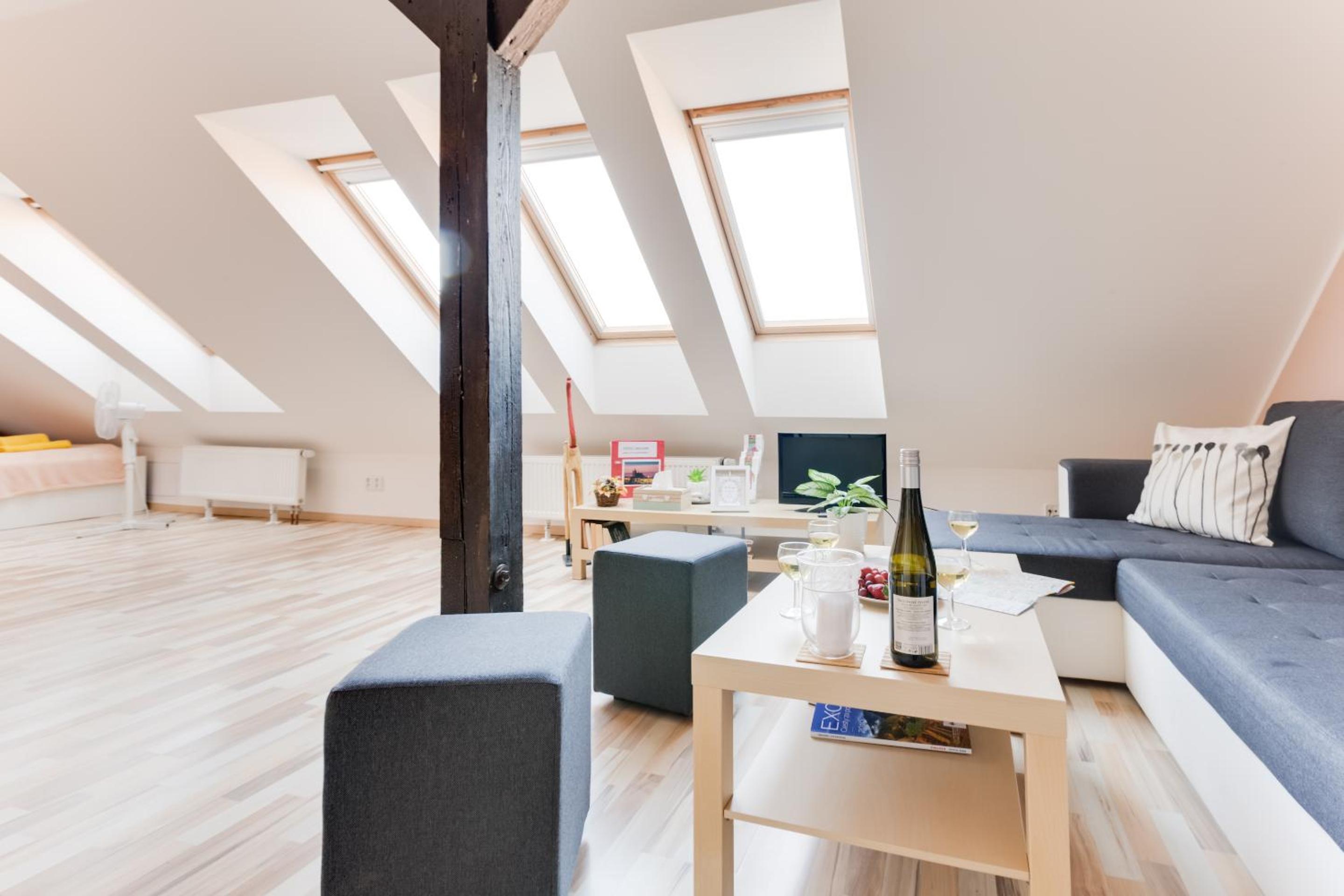 Jane's Attic Apartment