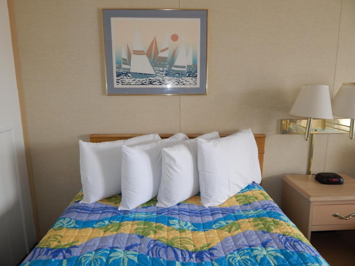 Hotel Sun 'n Fun Motel - Image 1