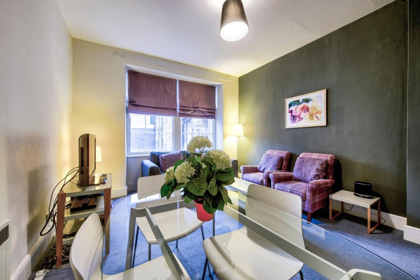 JOIVY Stylish Home in New Town photo 5