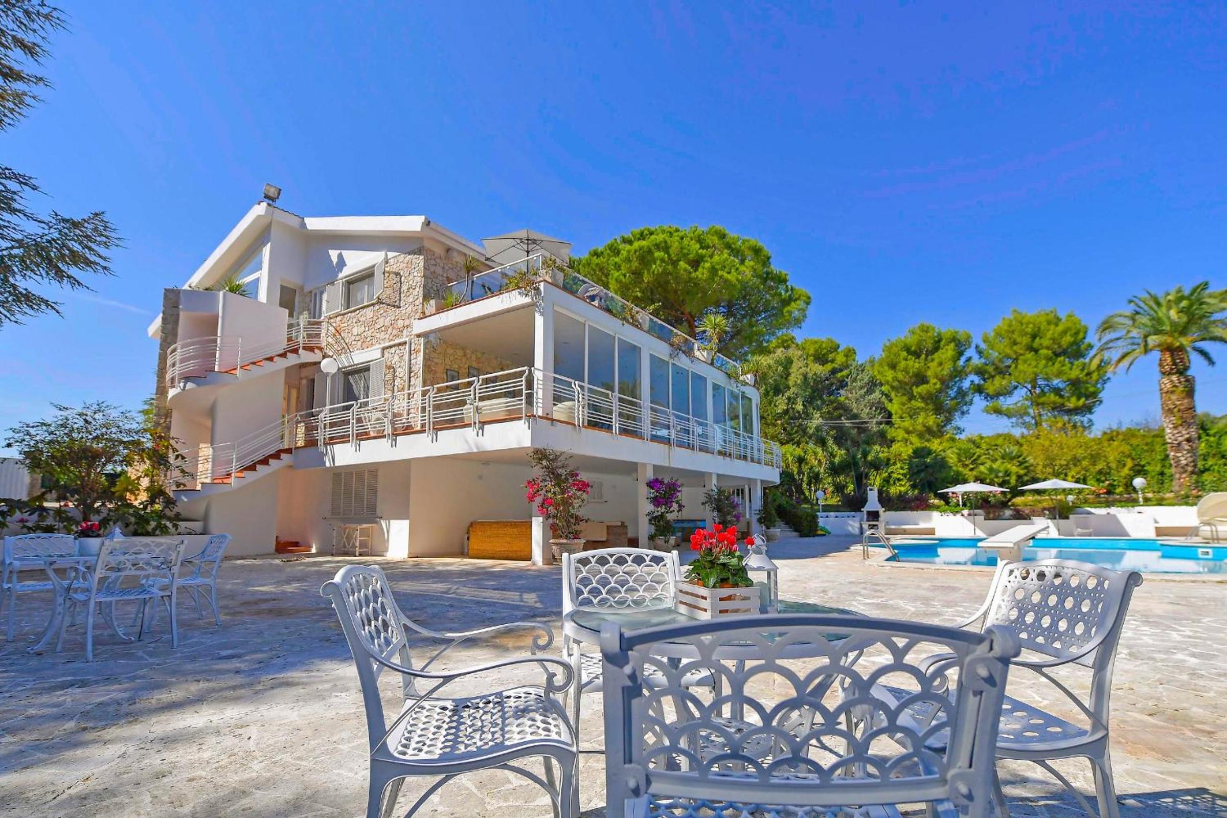 Hotel Villa del Sole Martina Franca - Image 1