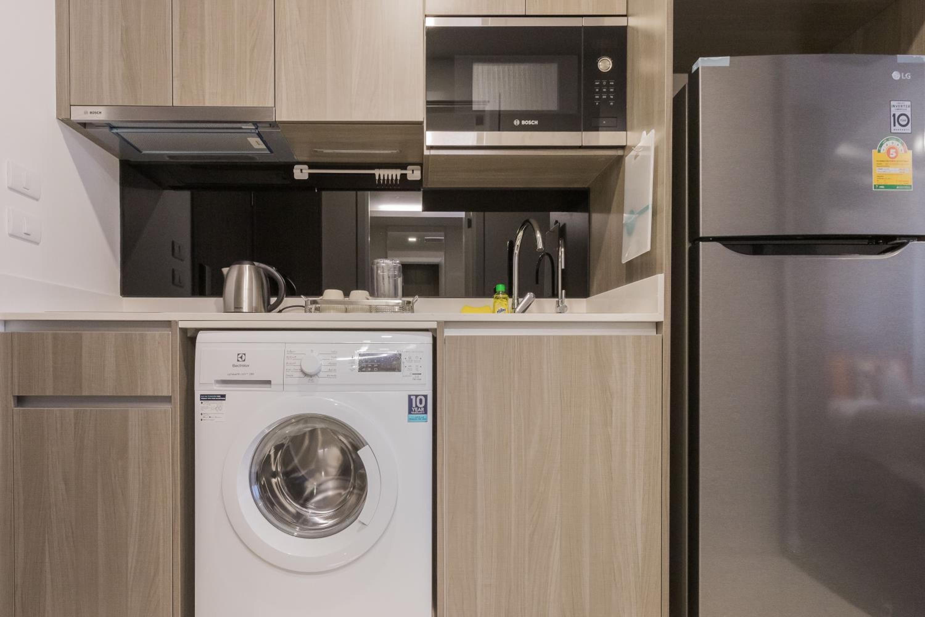 Sukhumvit Asok Modern Suite