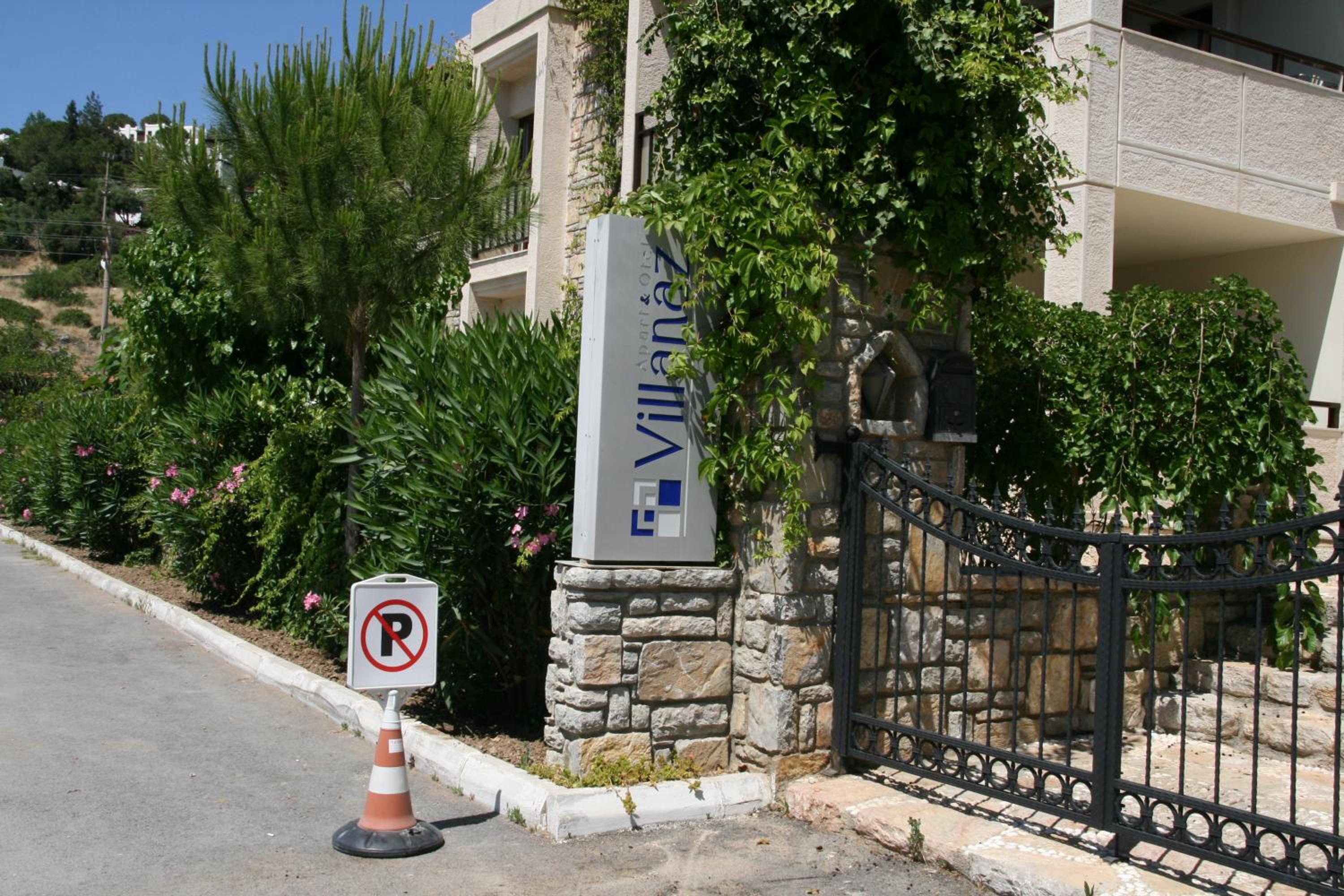 Villanaz Apart Hotel