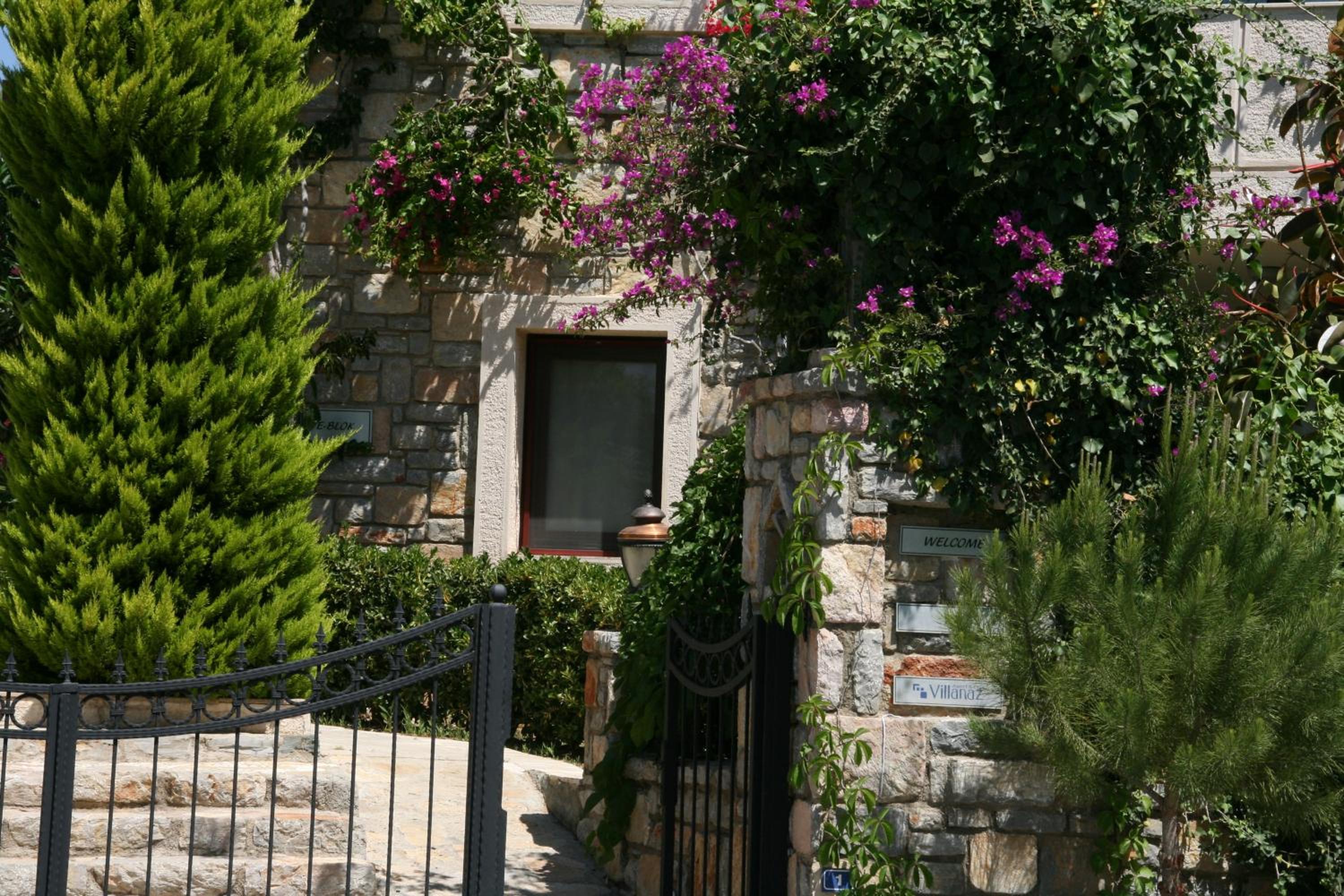 Villanaz Apart Hotel