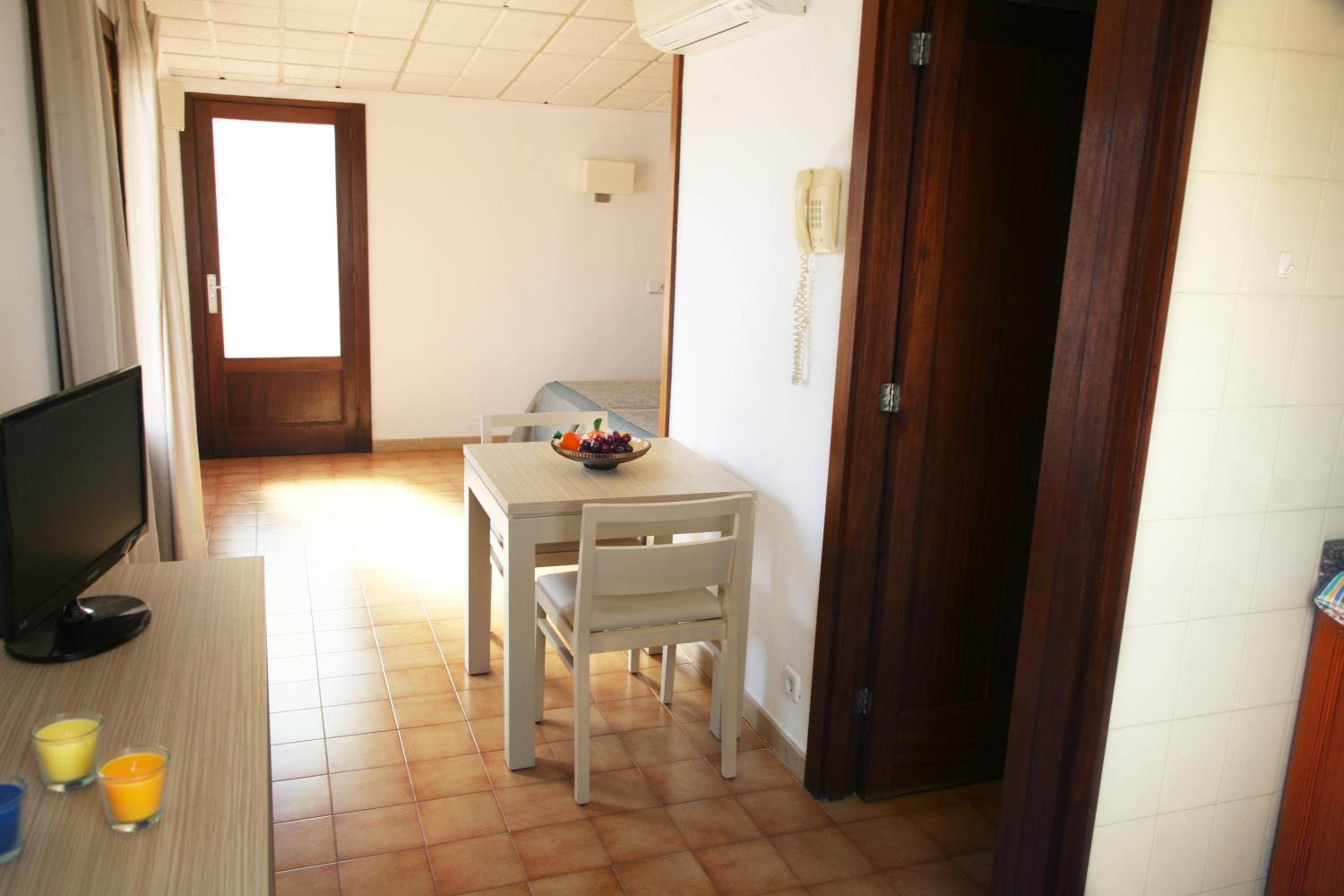 Apartamentos Cala Figuera