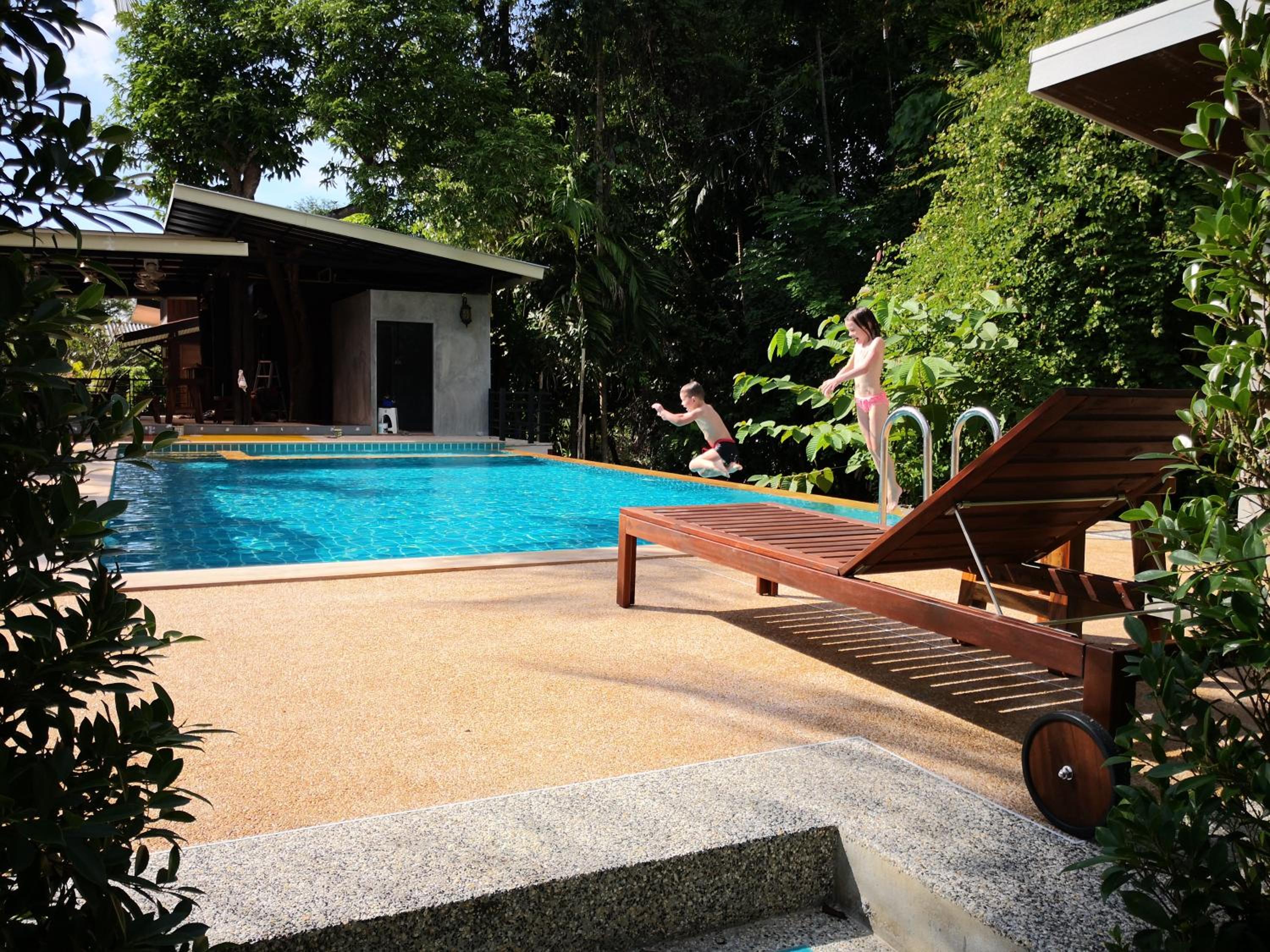 Baan Suan Rim Klong Resort