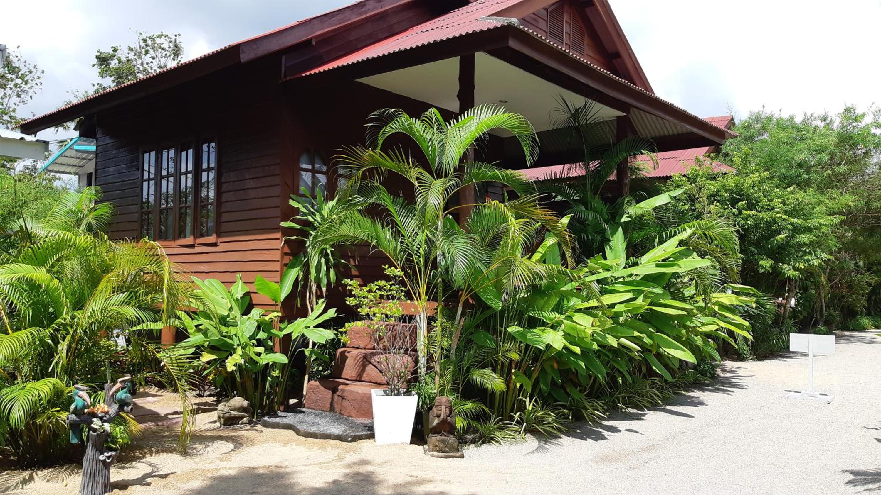 Namthip Homebeach