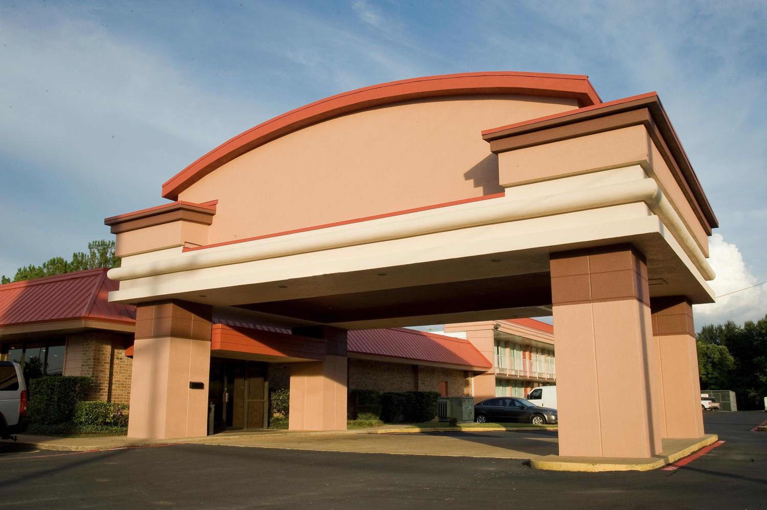 Palestine Vacations - Express Inn  Suites - Property Image 1