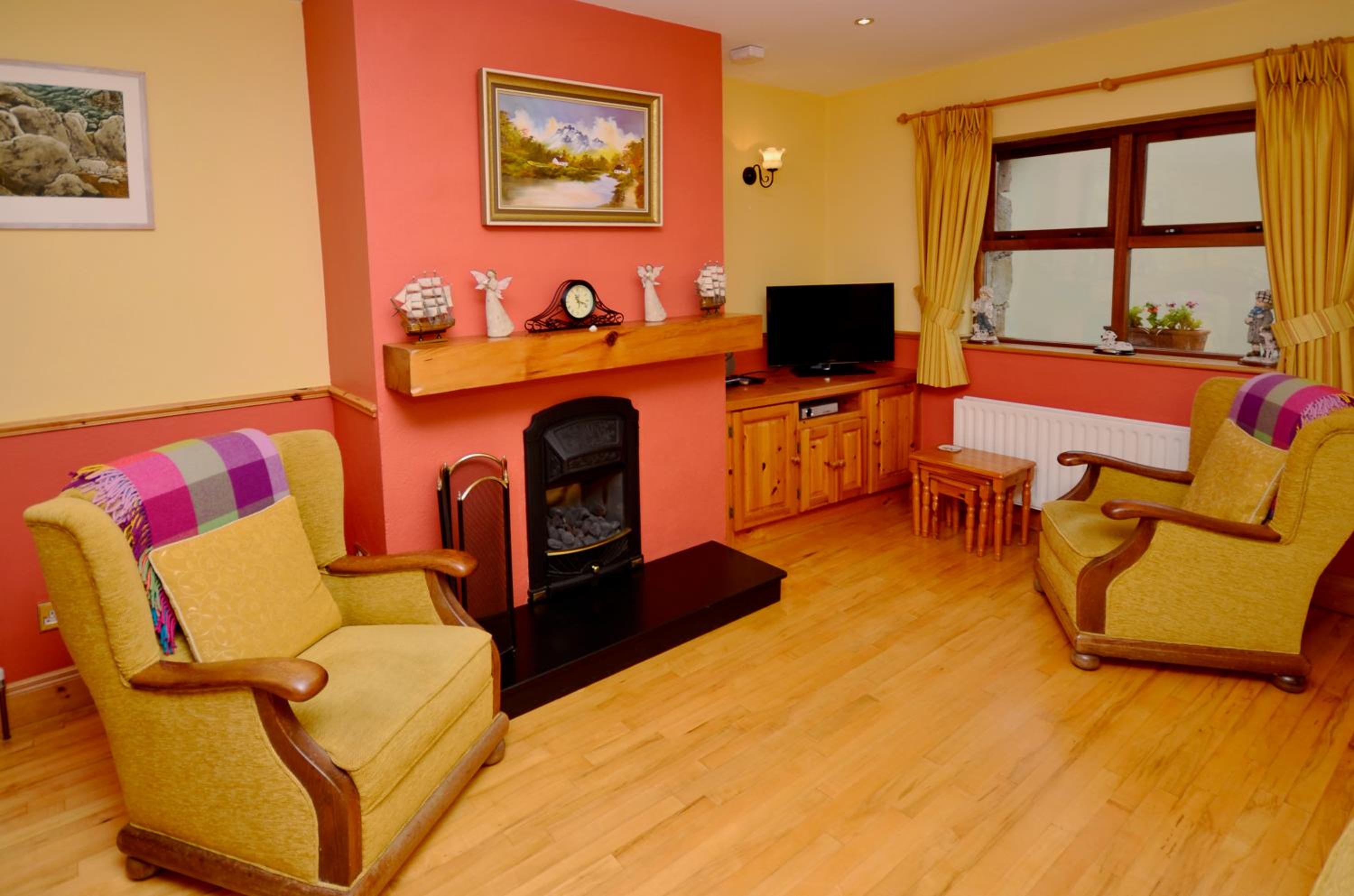Cottage 108 - Cleggan view 3