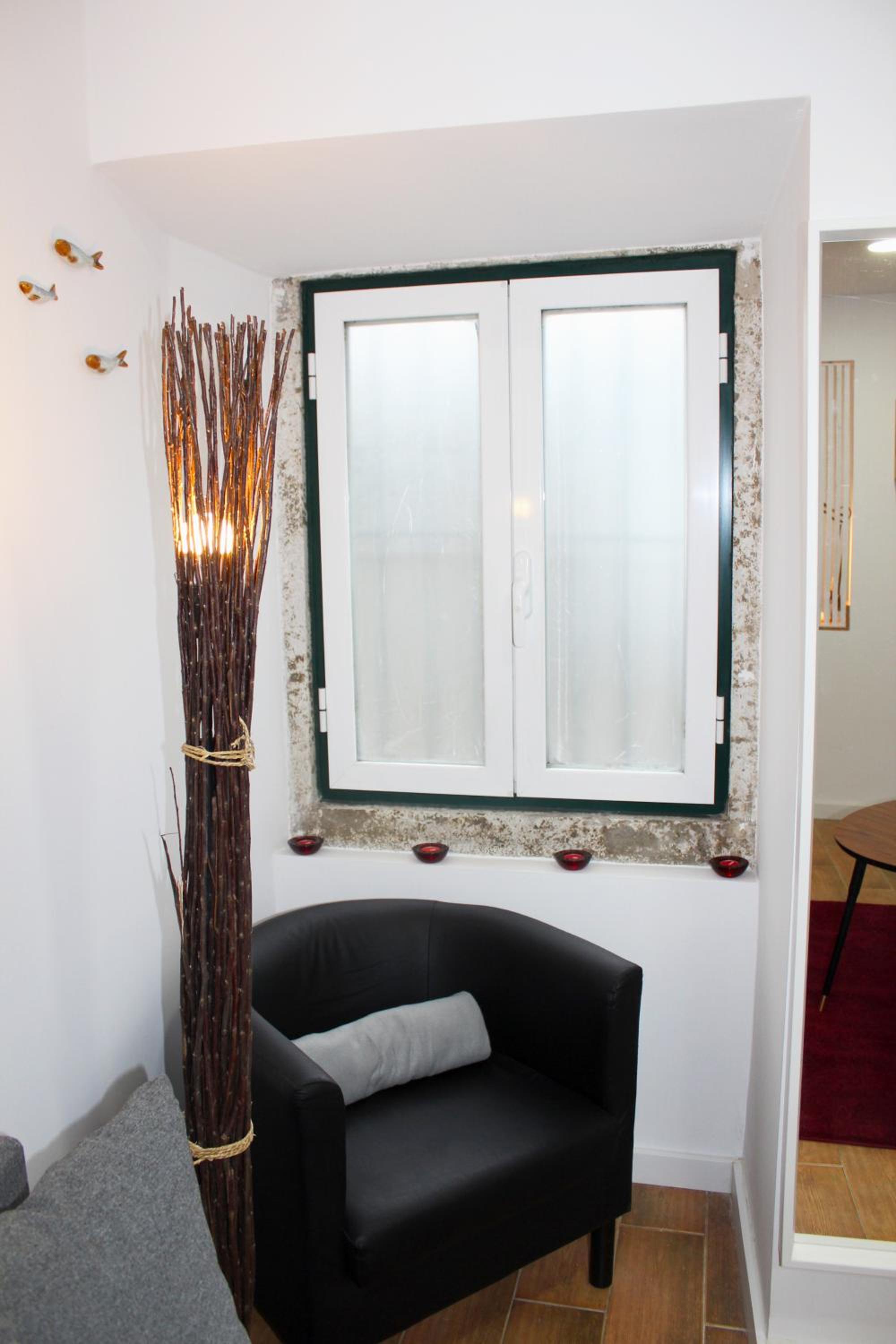 * 5 Star Apartment in Historic District * walk 2 Alfama! view 4