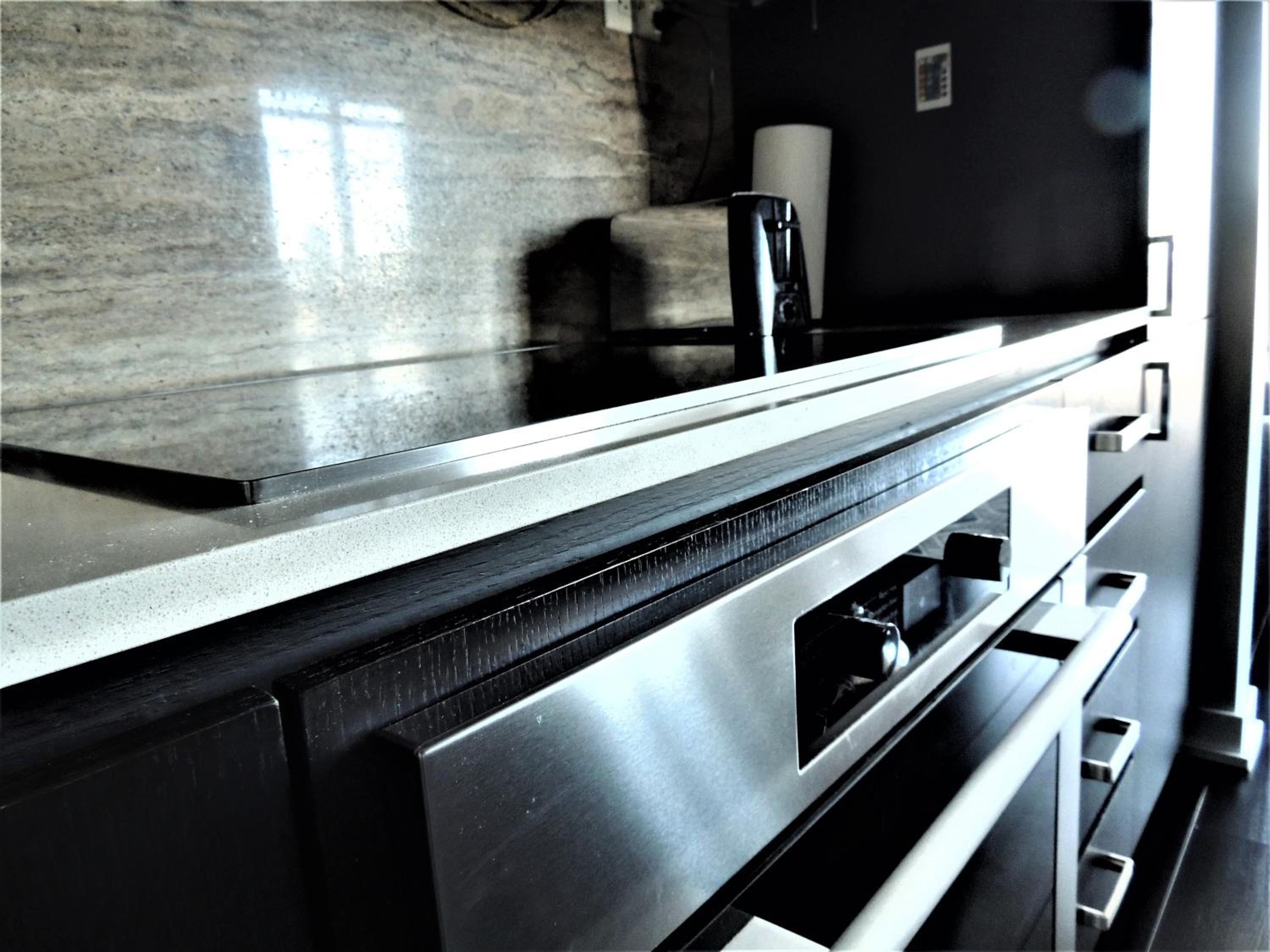 TVHR - Luxury Condos in Heart of Downtown with Breakfast