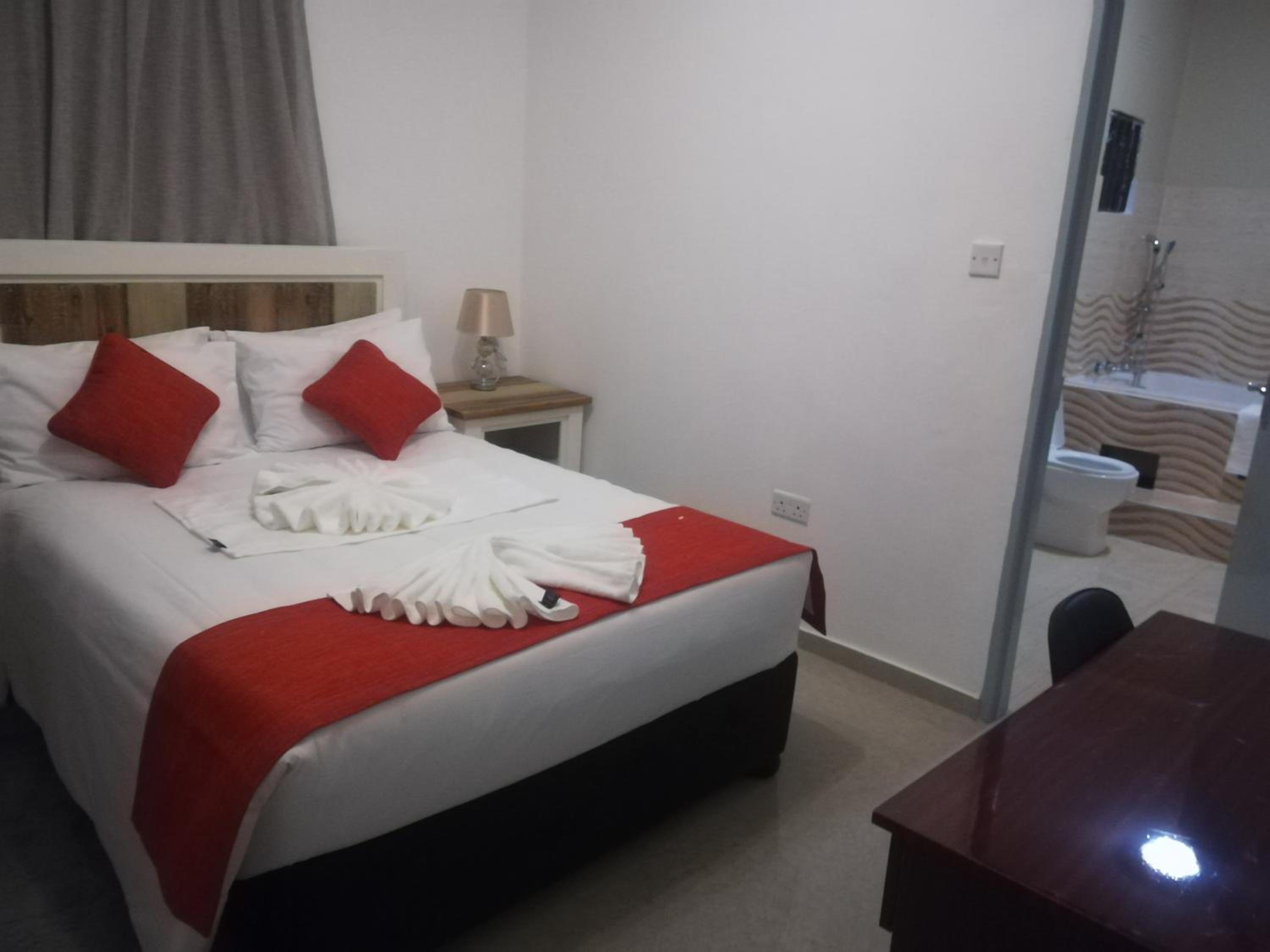 Girlie's bed and breakfast