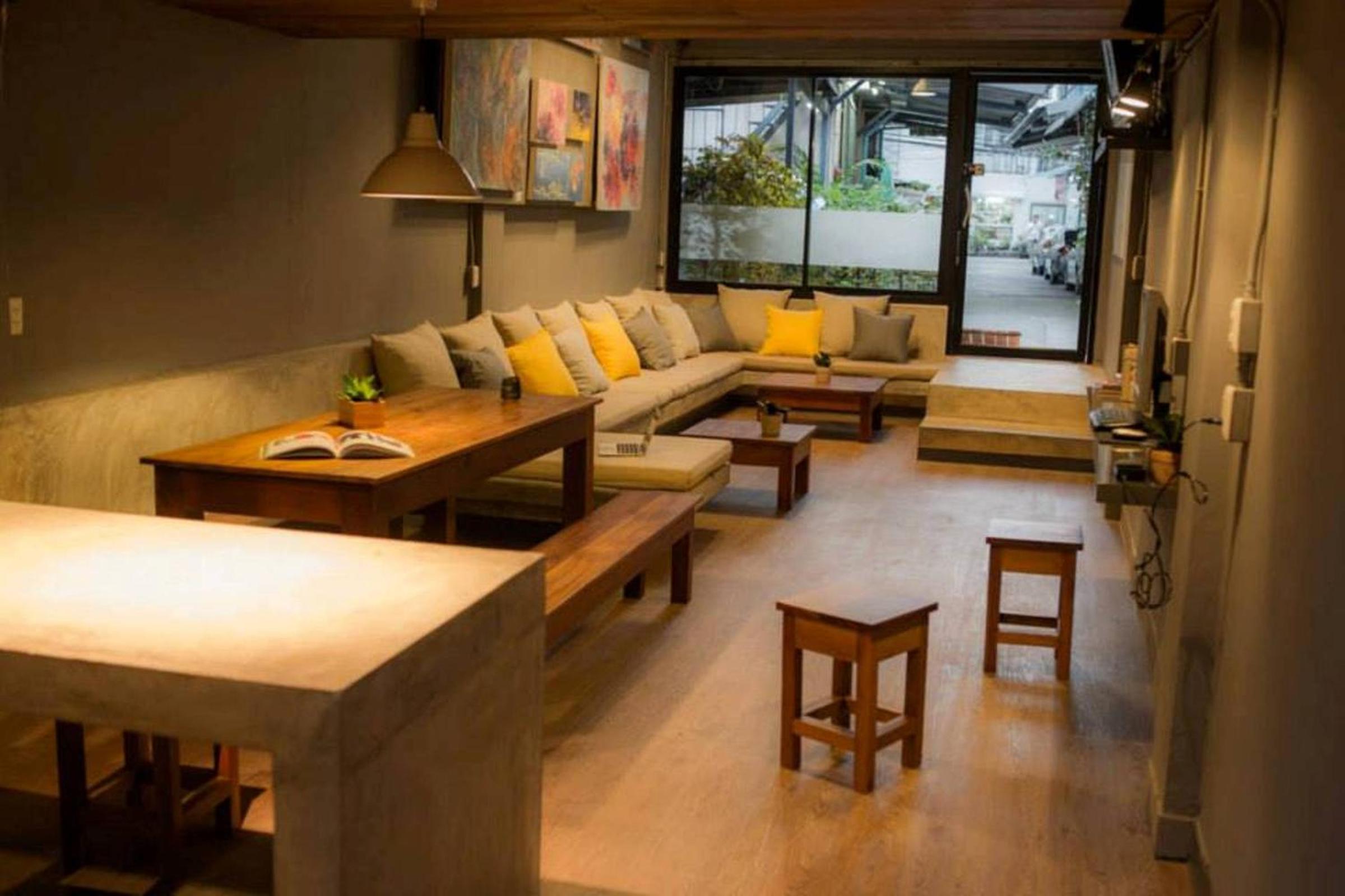 lounge