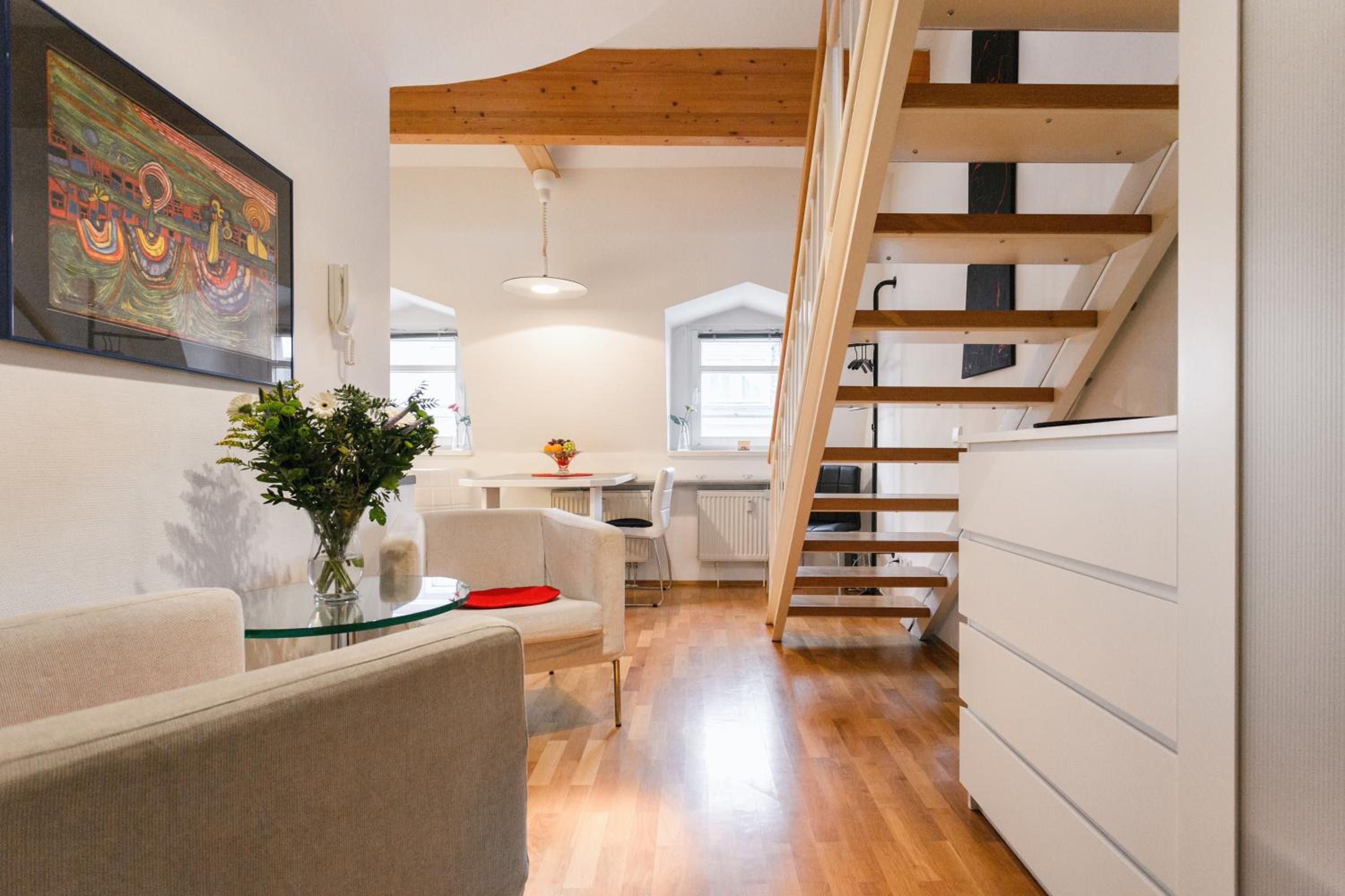 Comeback Apartment Central view 3