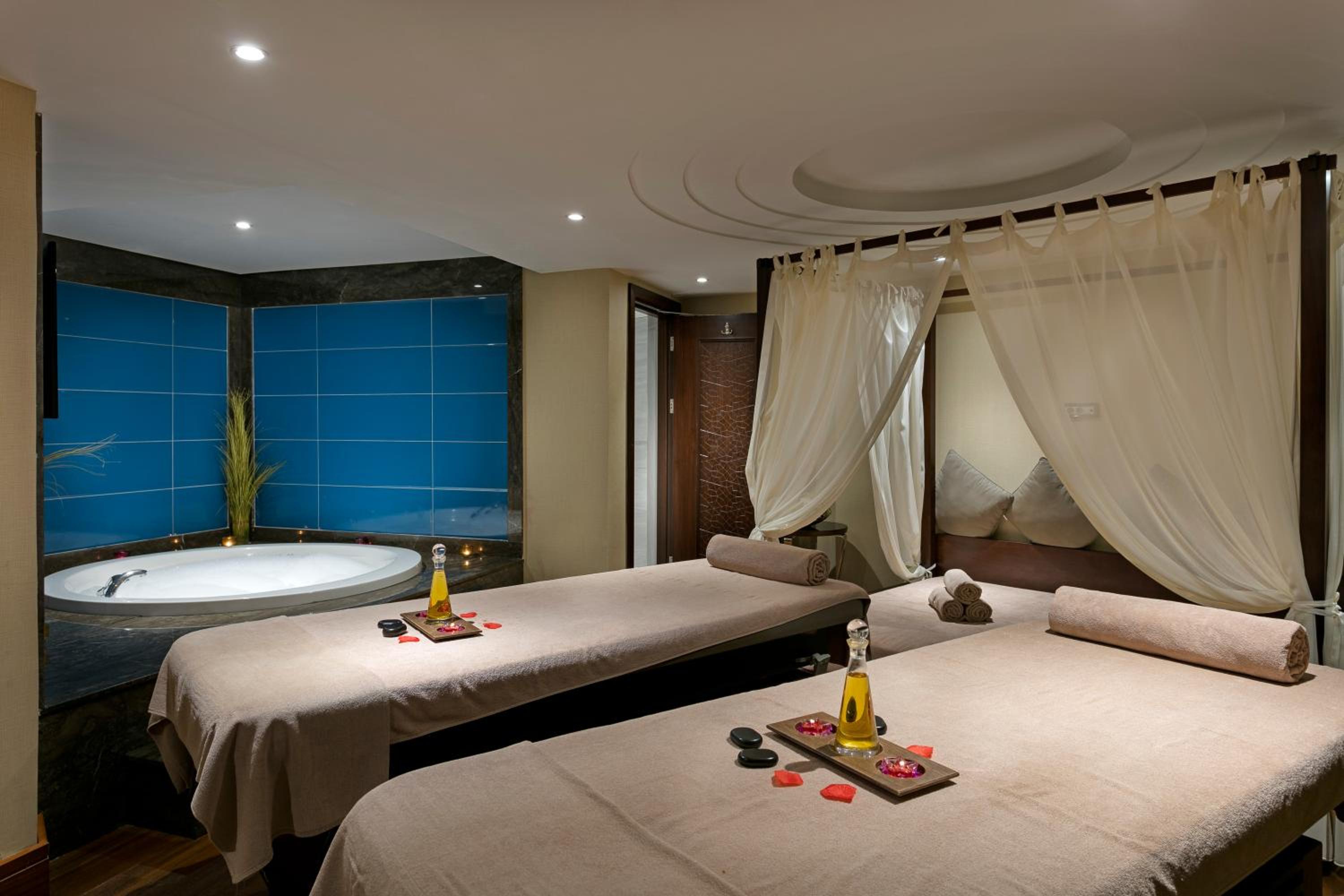 Titanic Business Kartal - Image 39