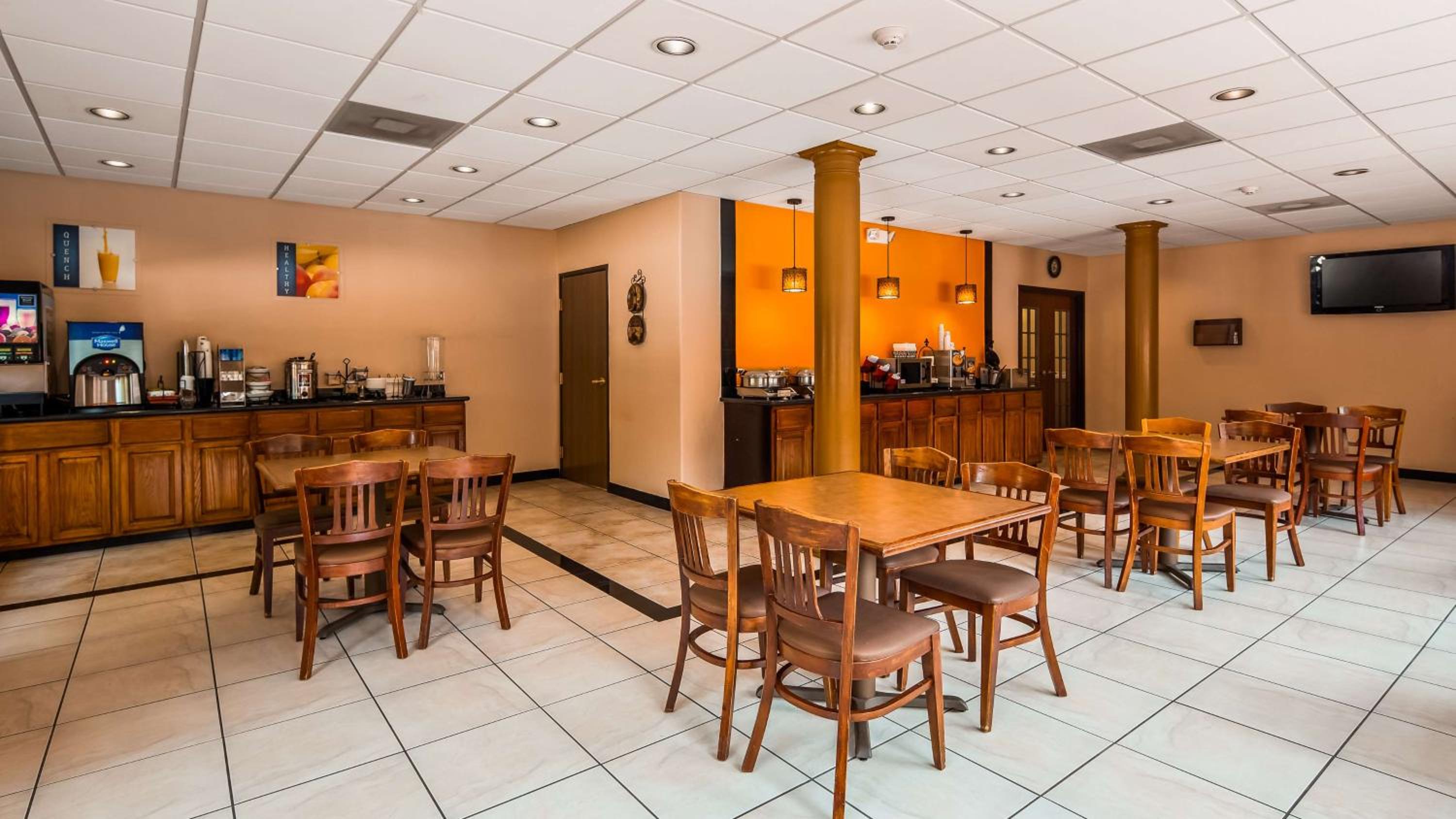 Best Western Plus The Woodlands - Property Image 5