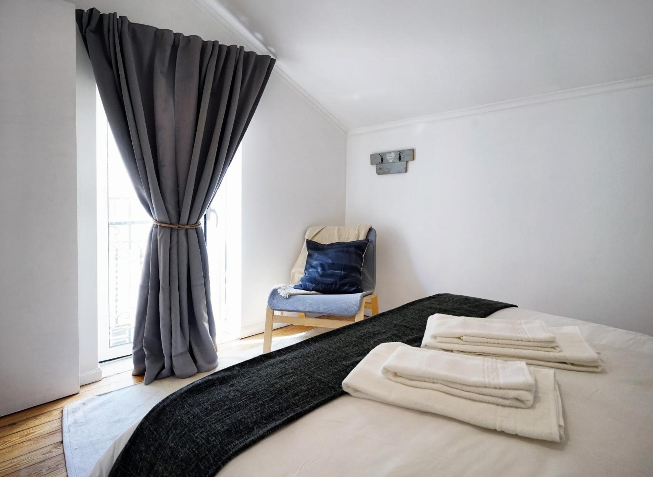 Alfama Historical Apartment 3 BR Duplex view 5