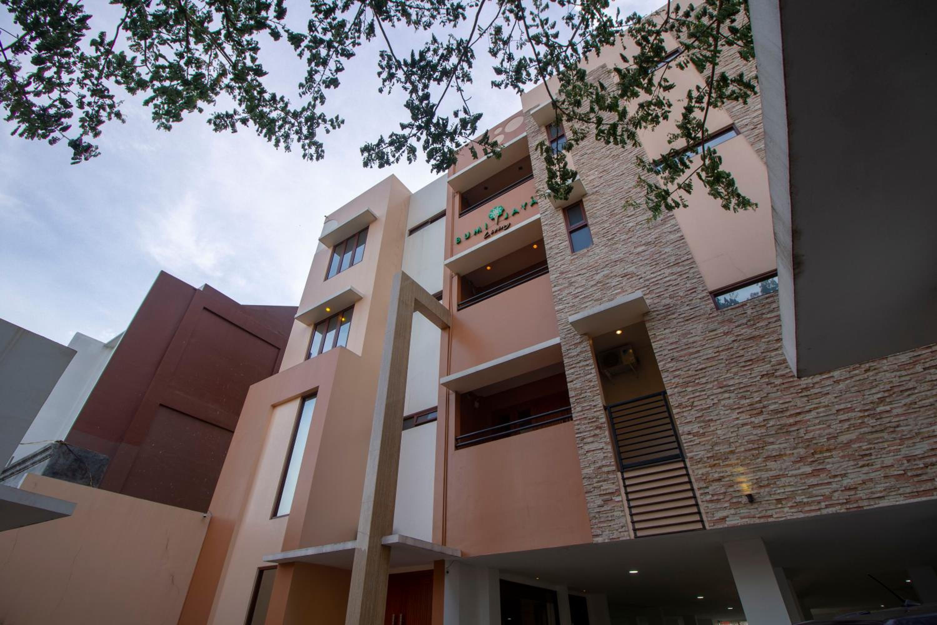 RedDoorz Plus @ CBD Bintaro view 2