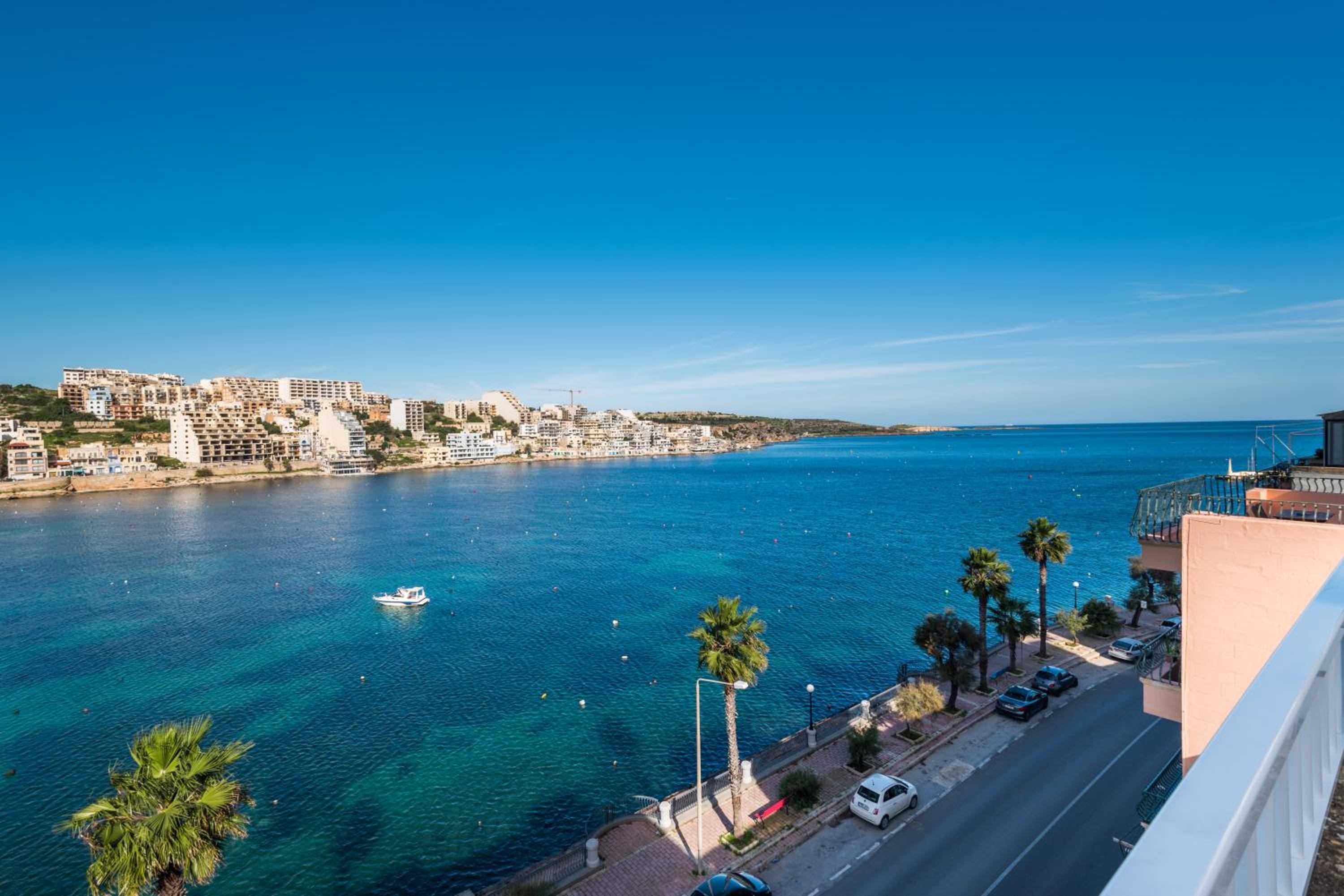 Blue Harbour Seafront 3 bedroom apartment, with spectacular sea views from terrace - by Getawaysmalta — photo 3