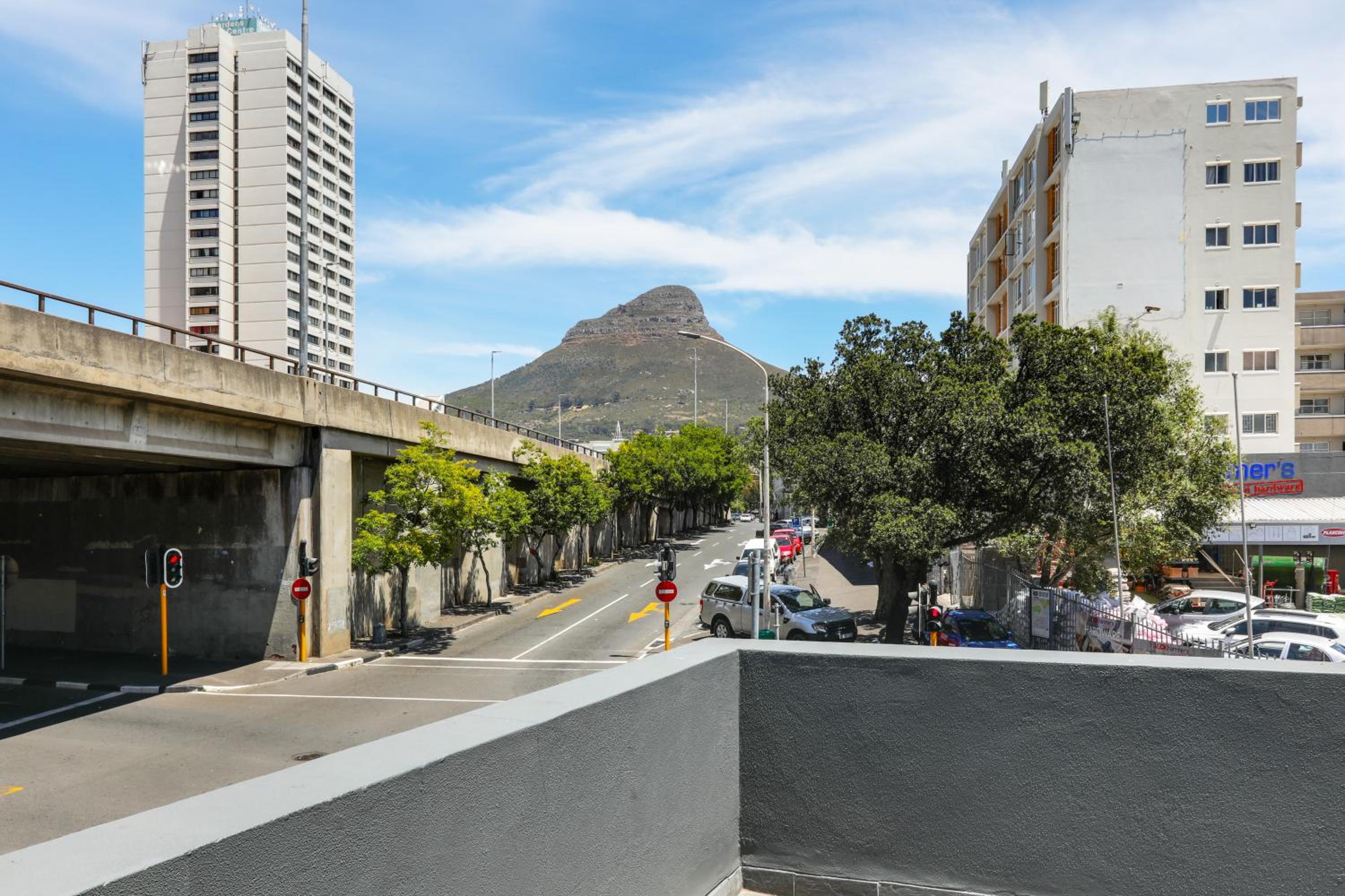 Urban luxury in the East Precinct view 4