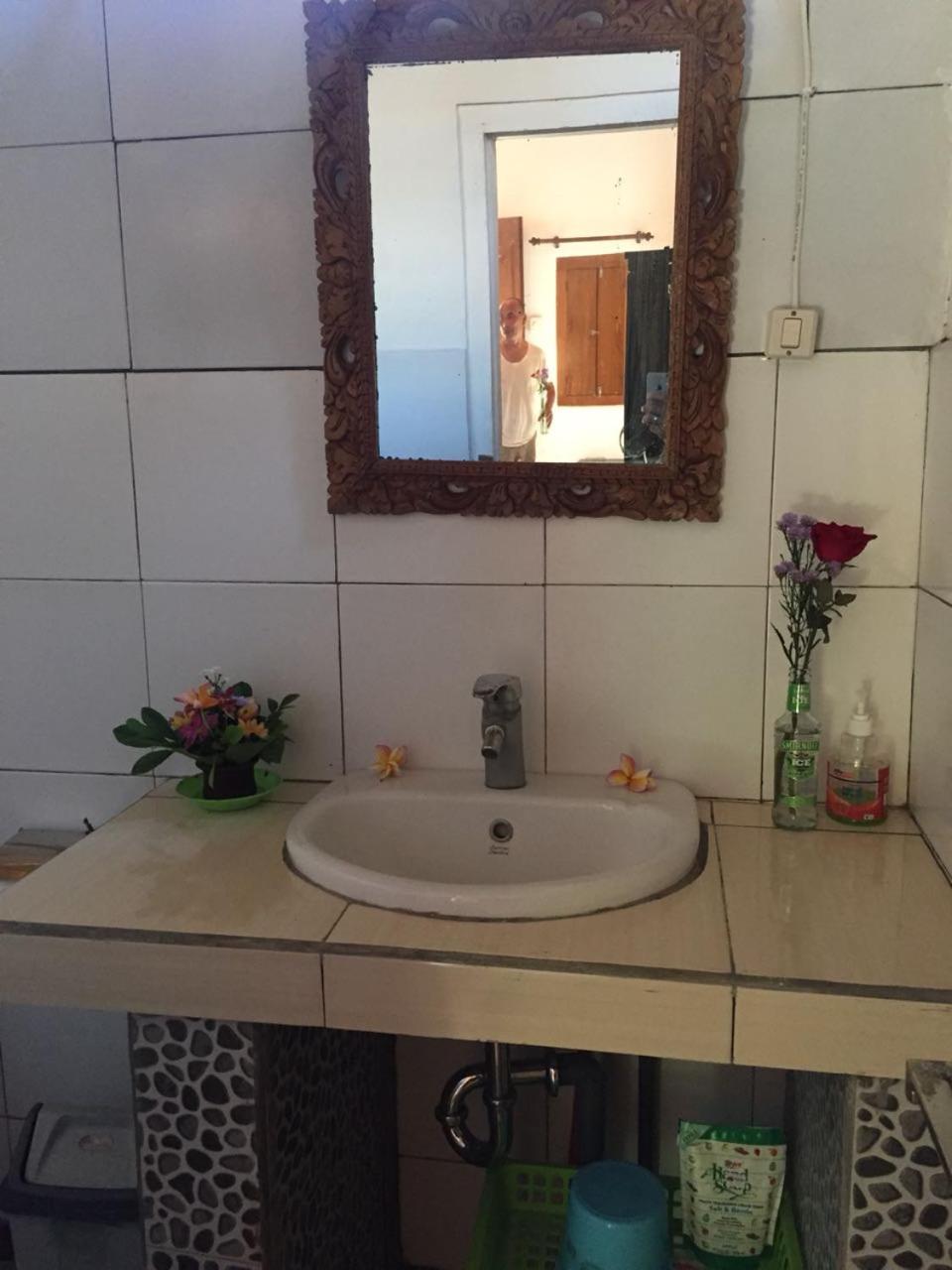 Barclona Guesthouses Lovina view 2
