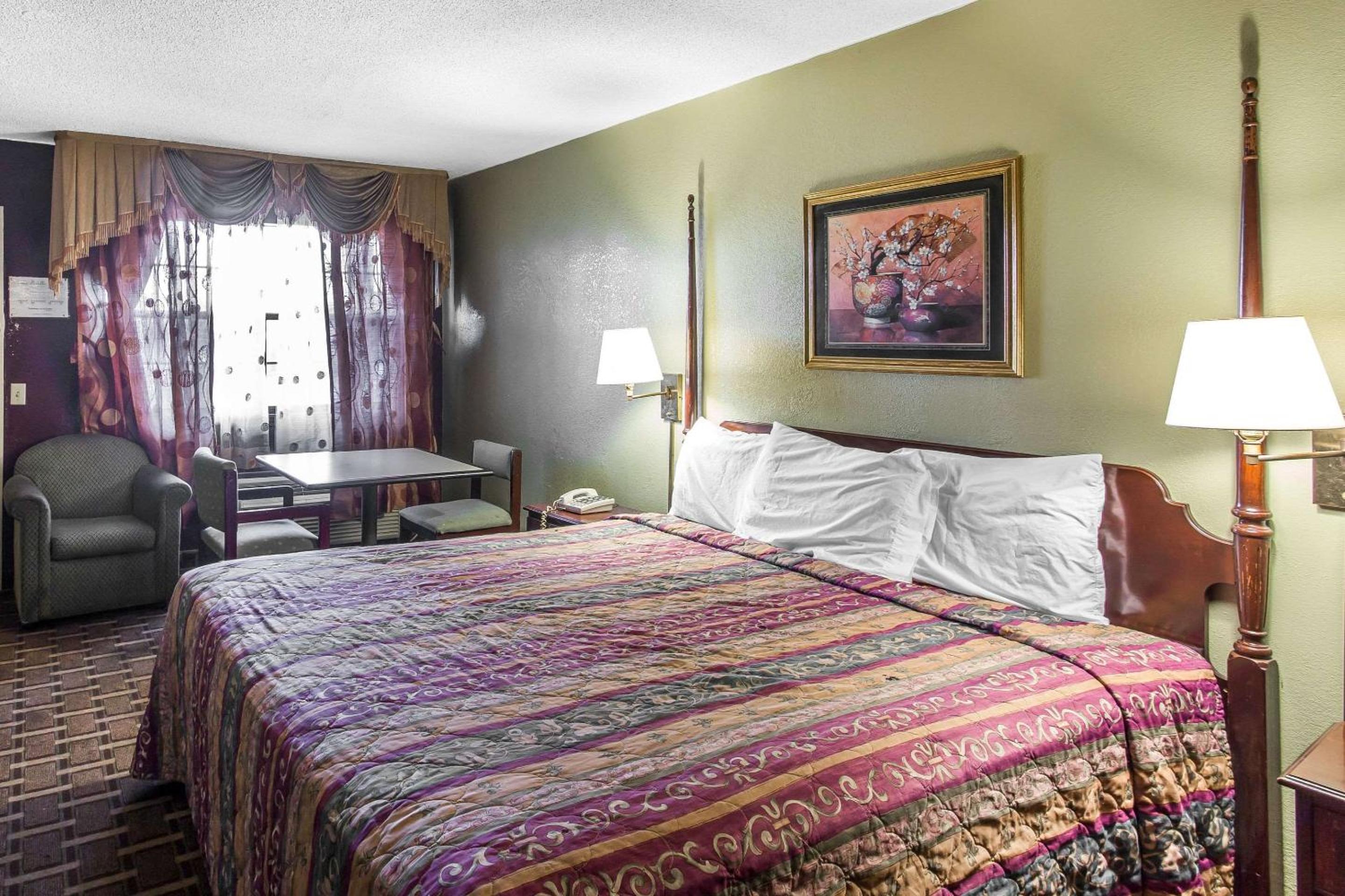 Smyrna Vacations - Rodeway Inn Suites - Property Image 15
