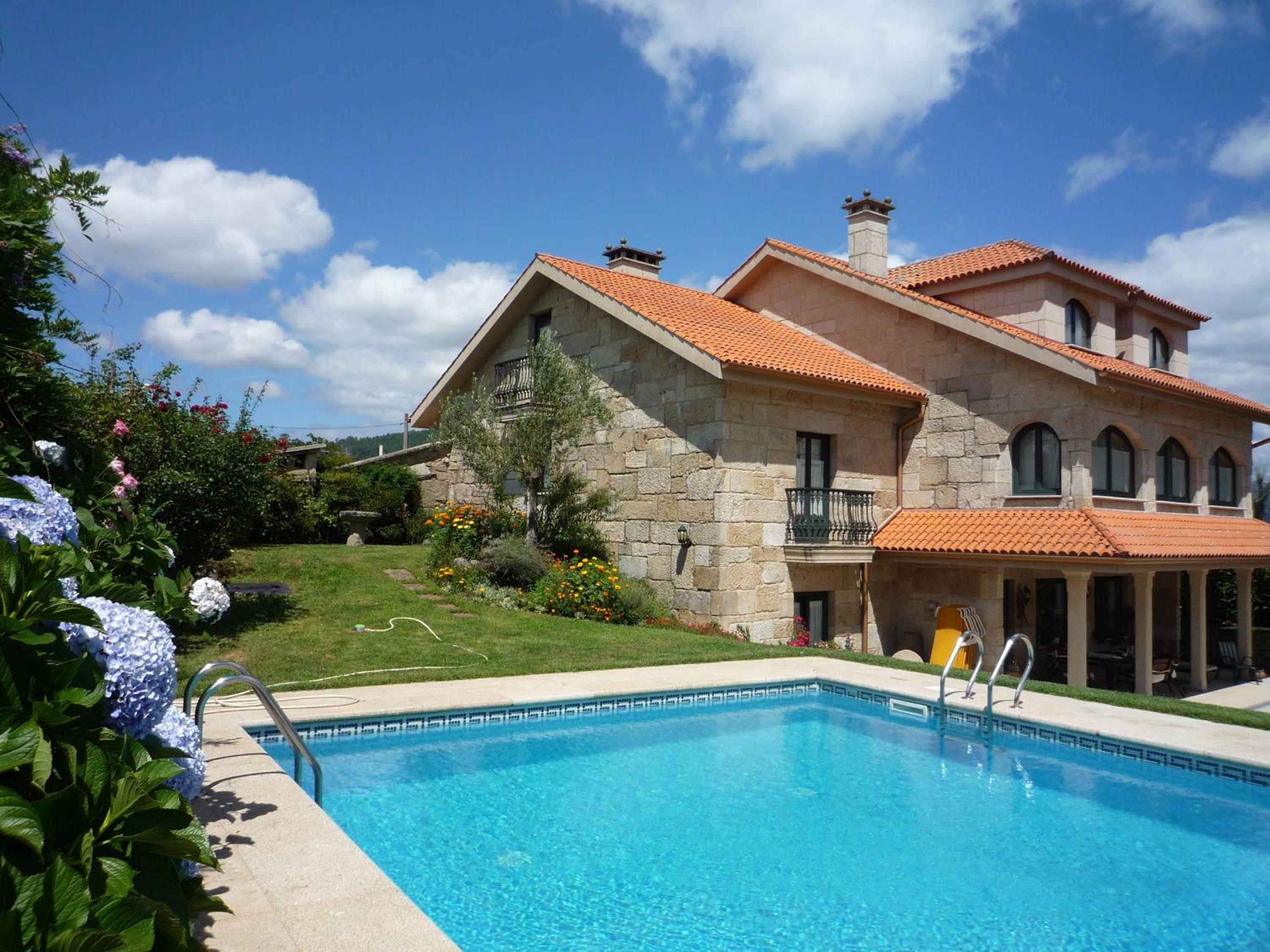 Casa das Pías view 4