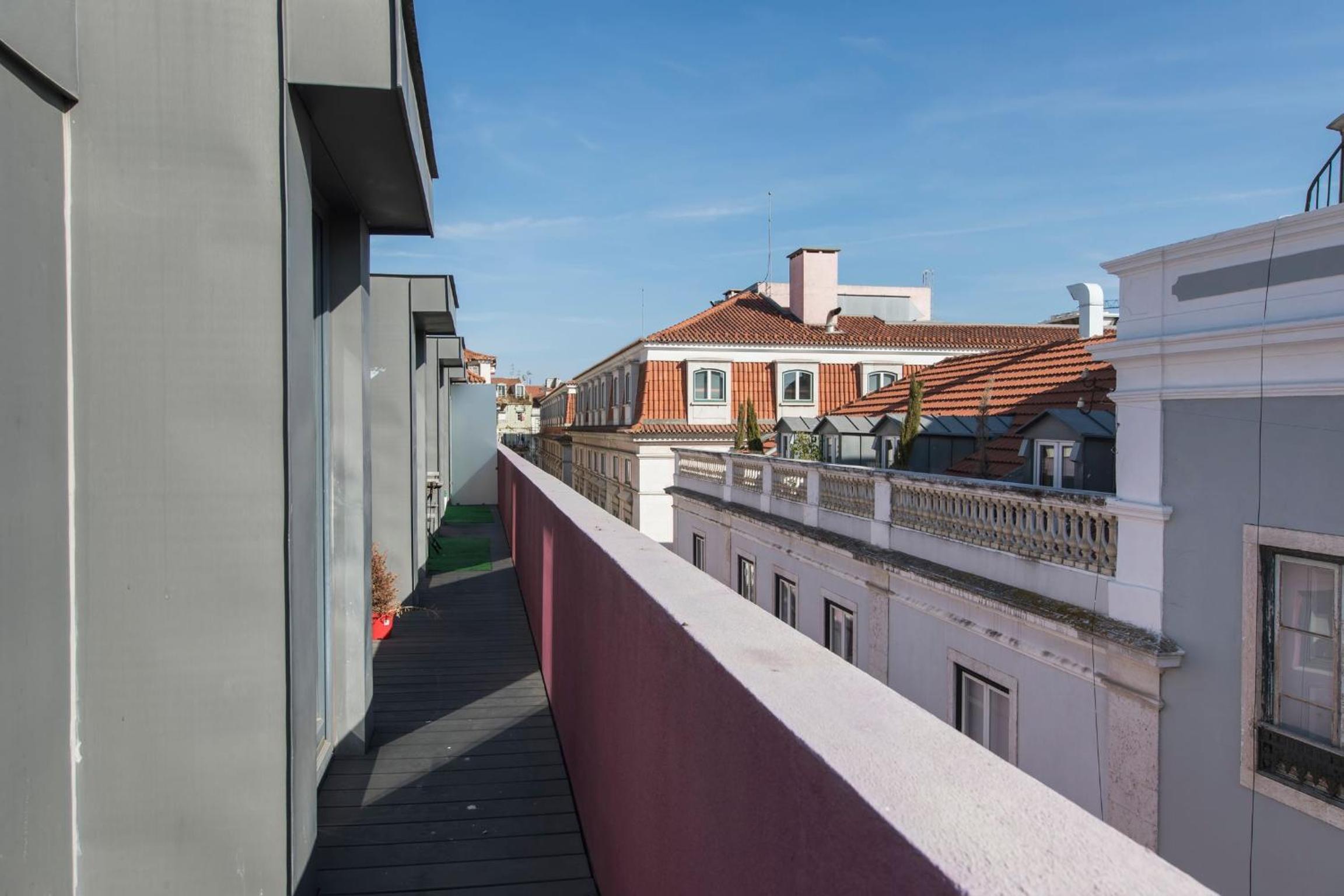 Bairro Alto Flat Balcony Views by LovelyStay