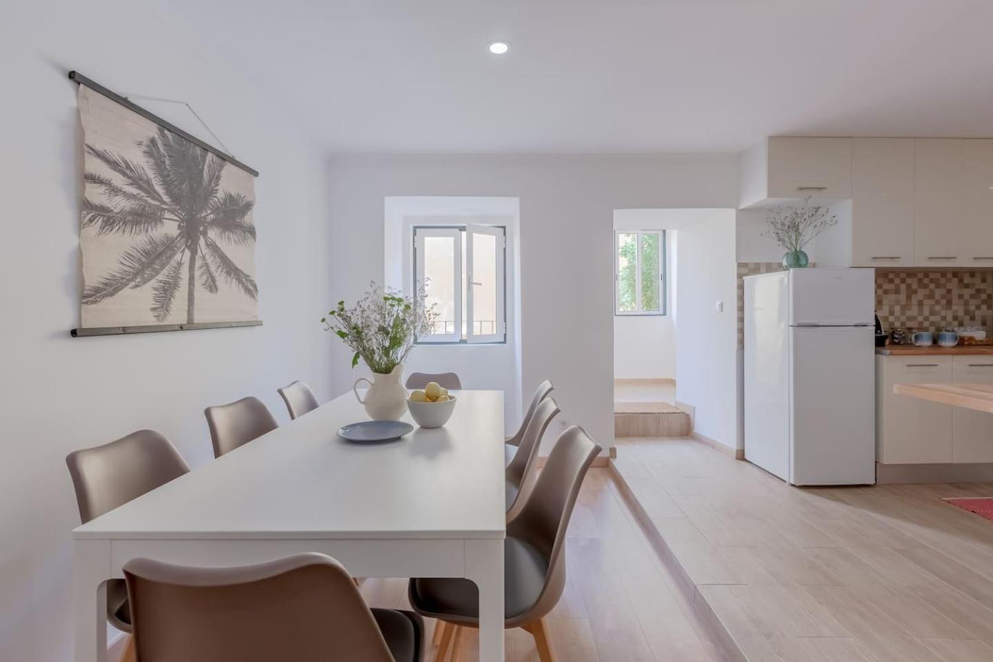 Bright & Spacious With Orange Tree Patio, by TimeCooler photo 5