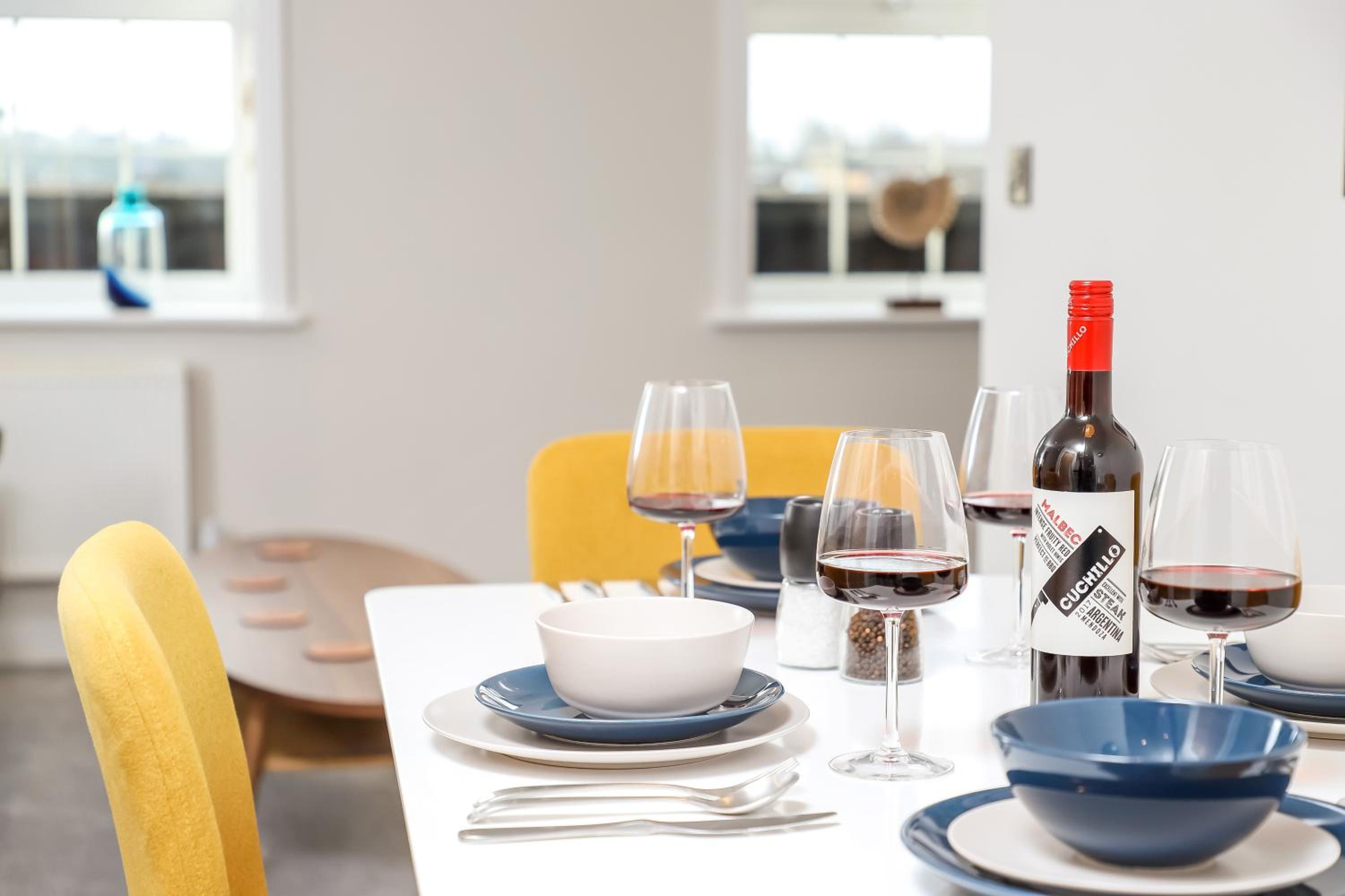 Hotel Executive Apartments - Image 1