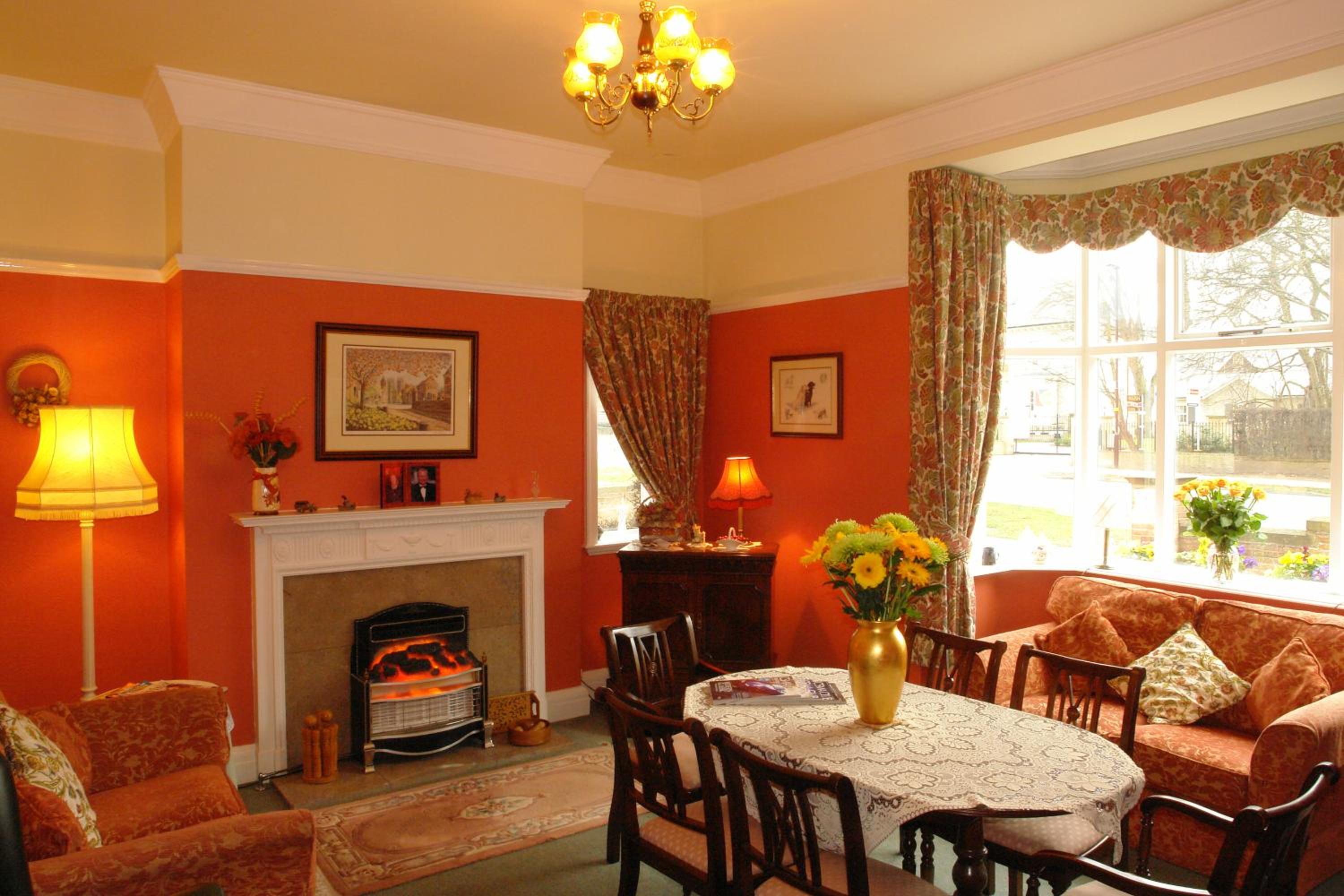 Midway Guest House - Image 4