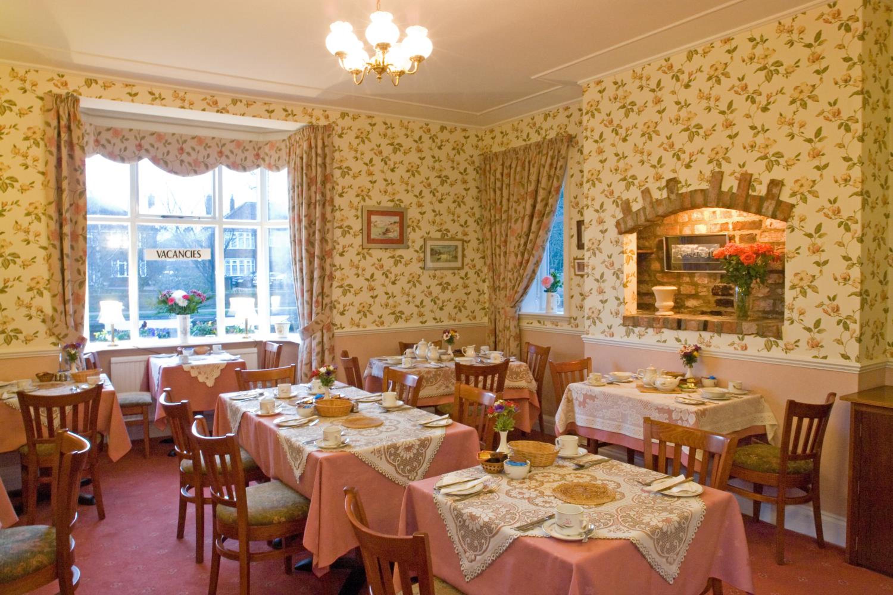 Midway Guest House - Image 5