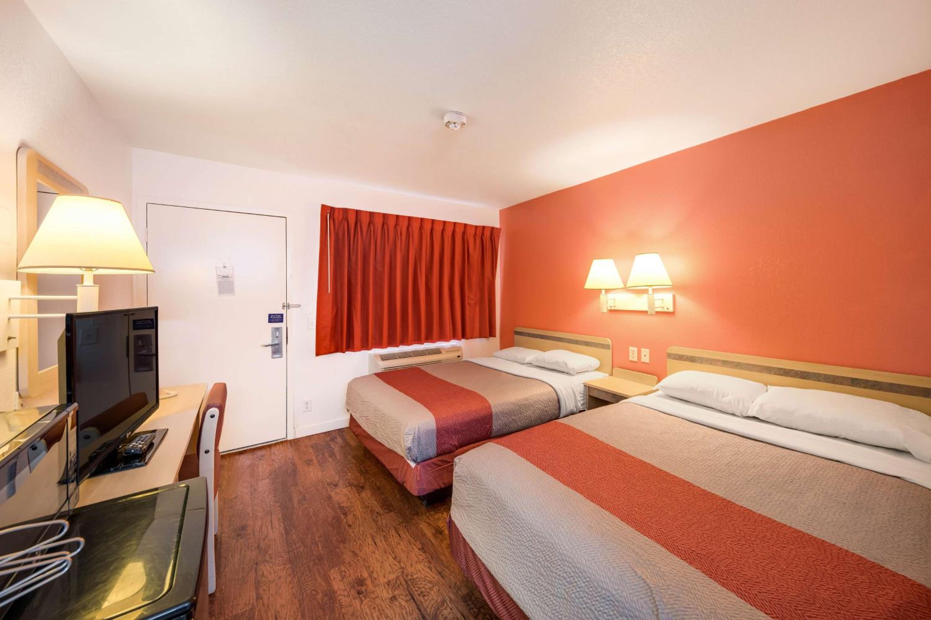 Motel 6-Greenville, TX