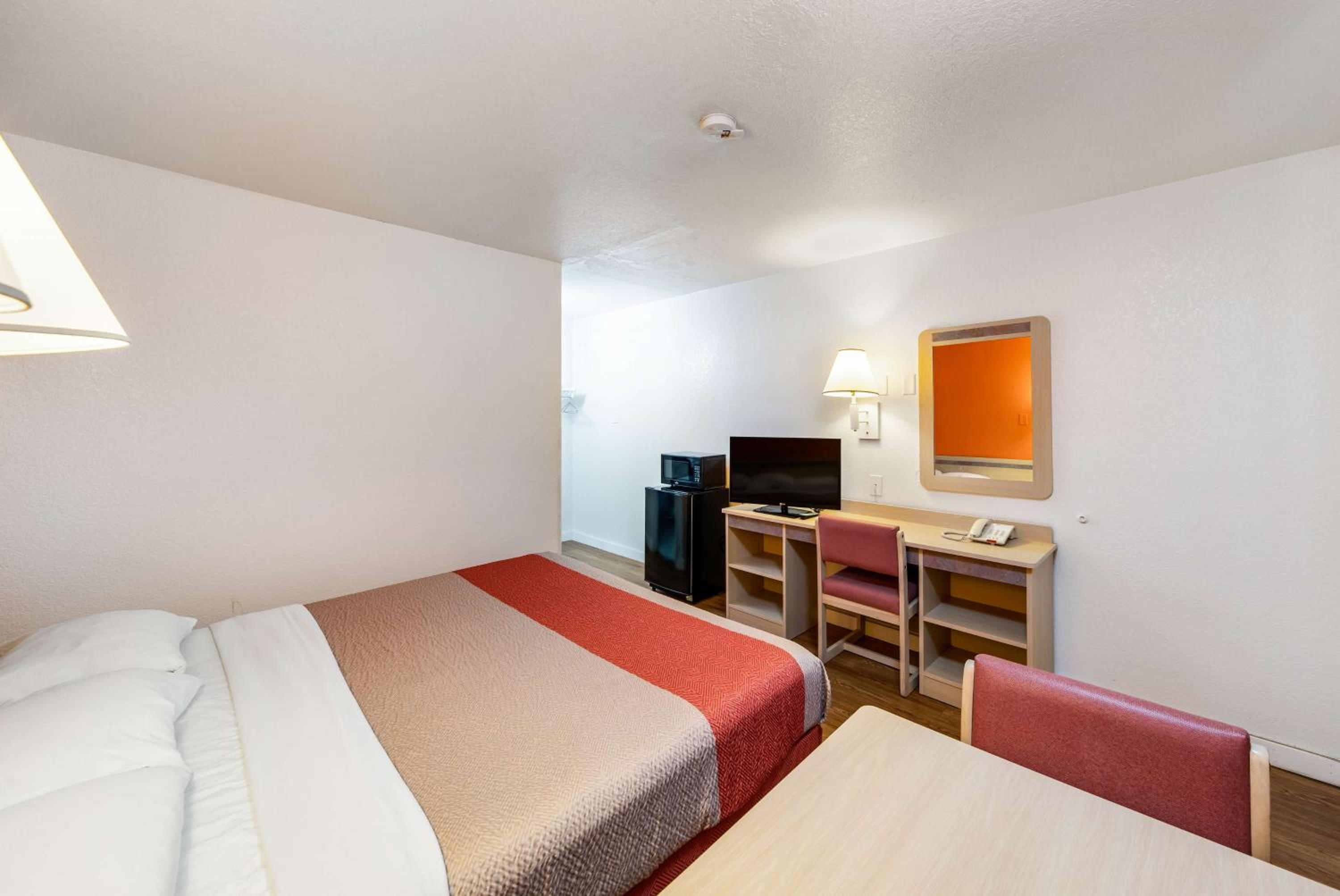 Motel 6-Greenville, TX