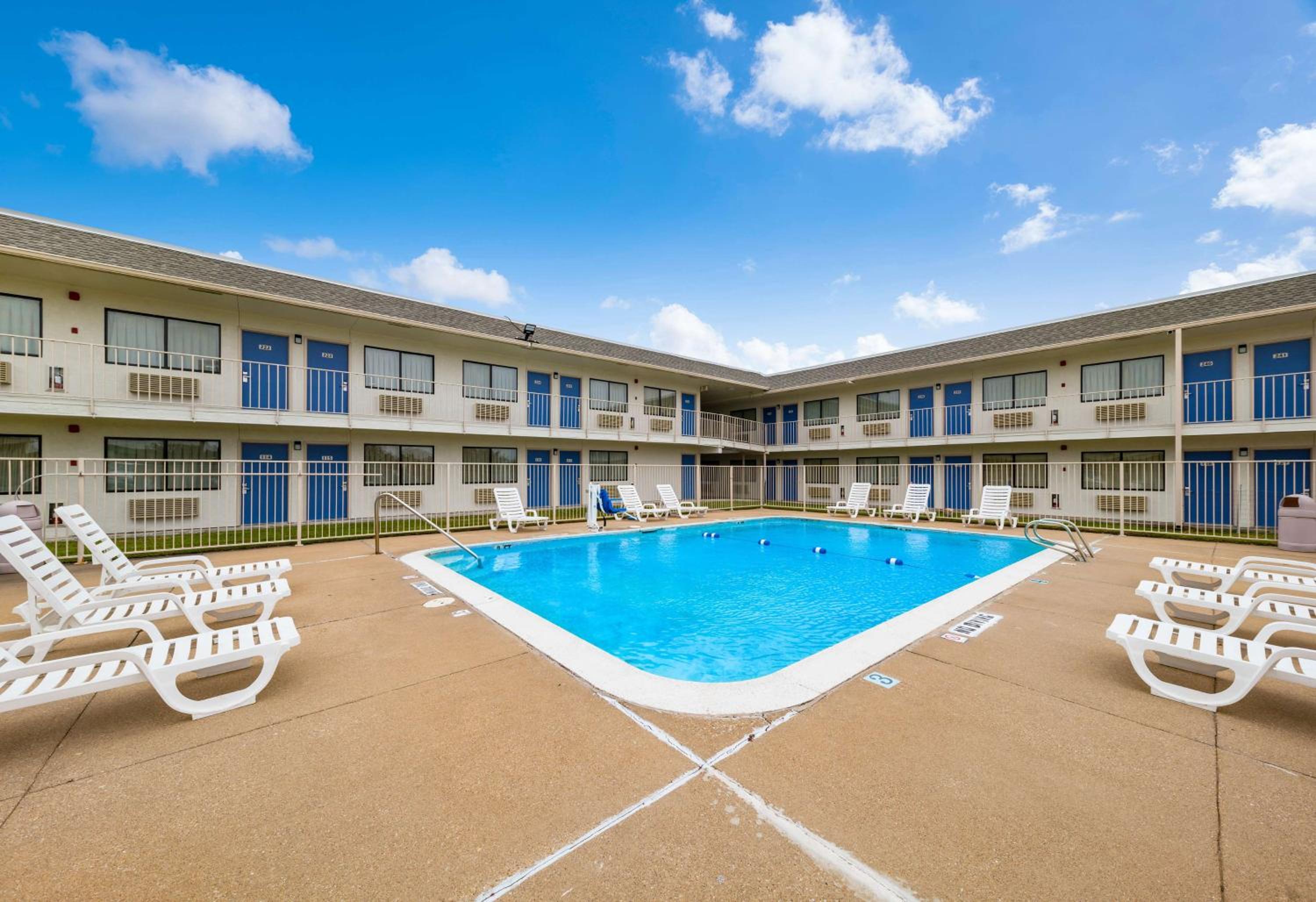Motel 6-Greenville, TX