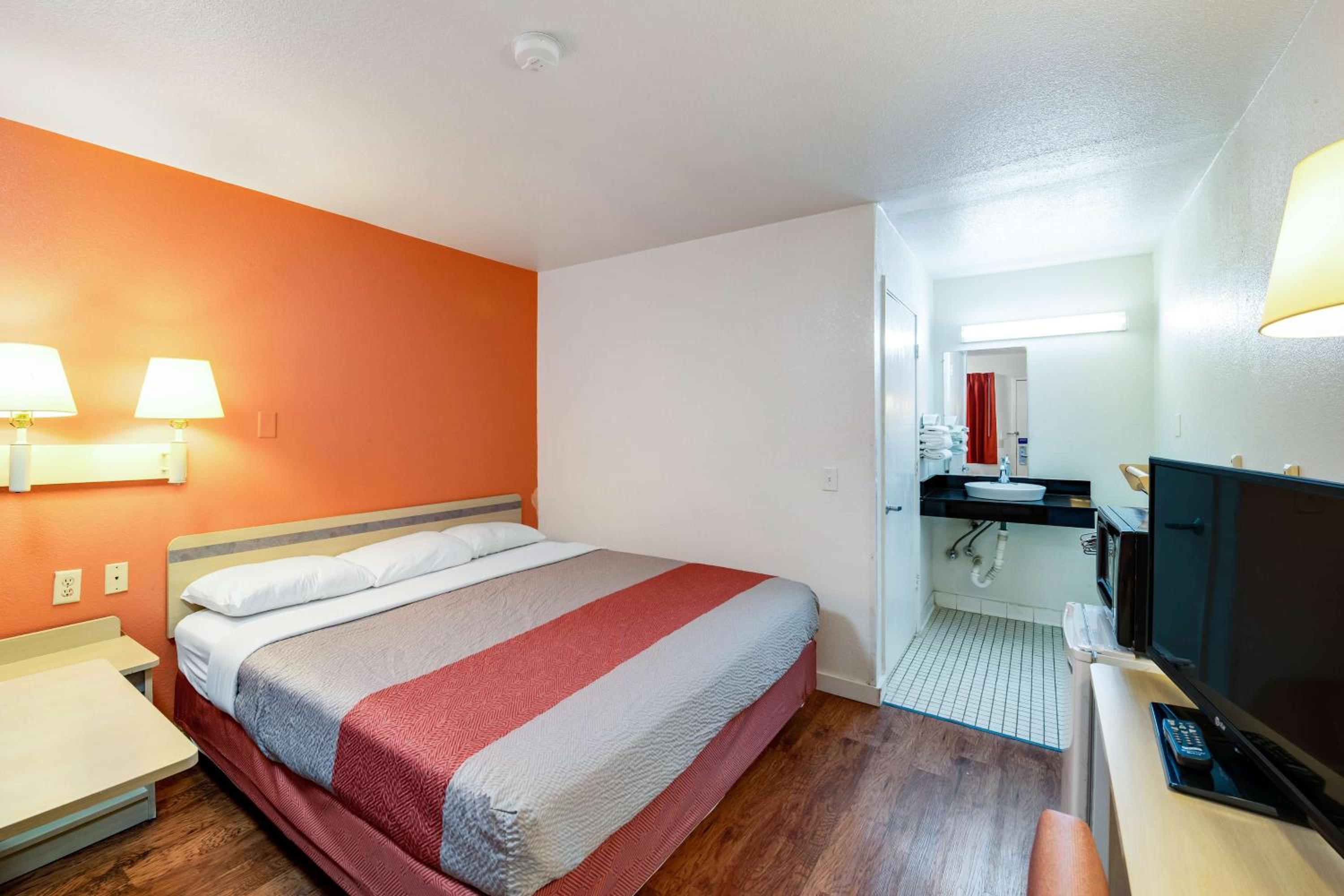 Motel 6-Greenville, TX