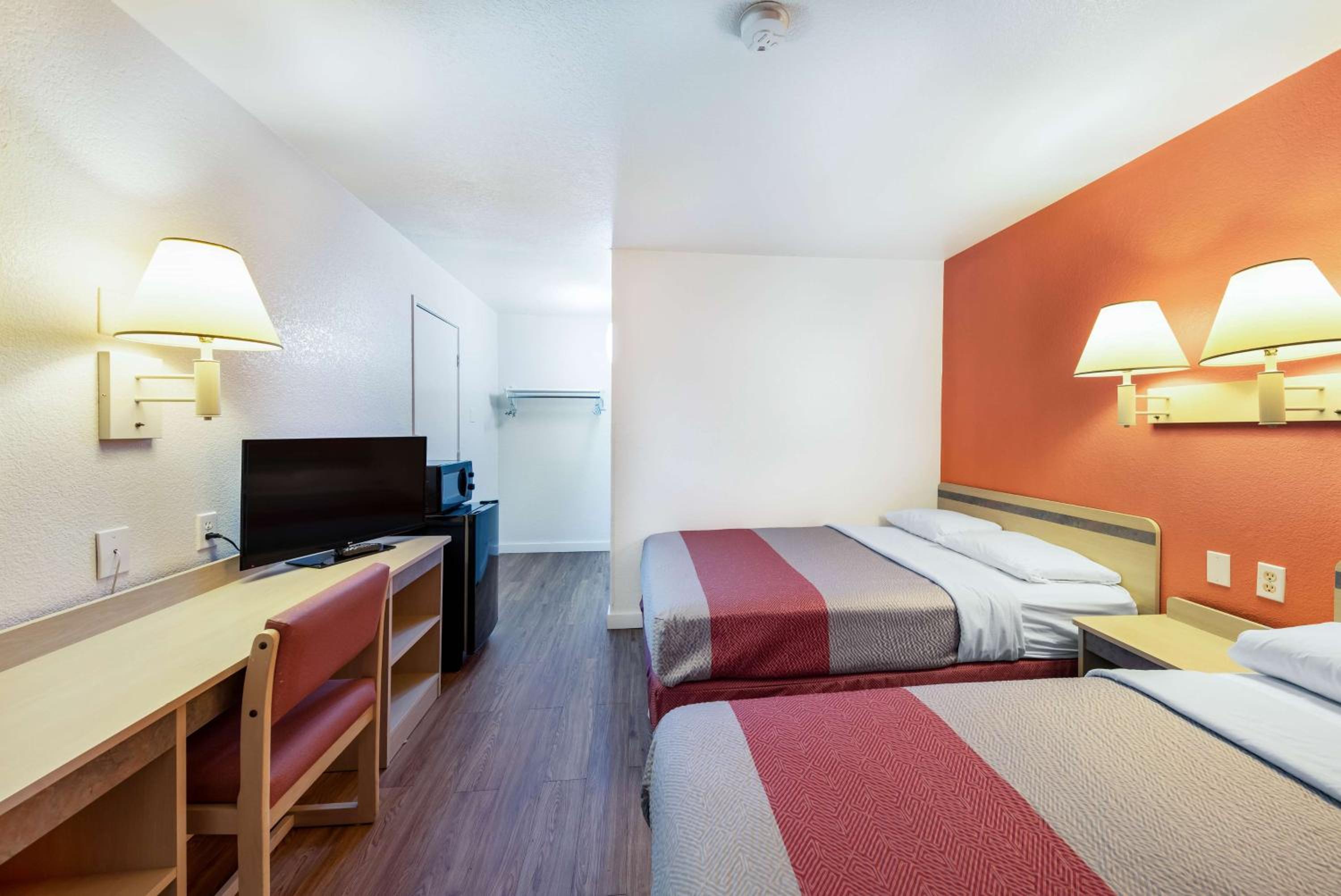 Motel 6-Greenville, TX