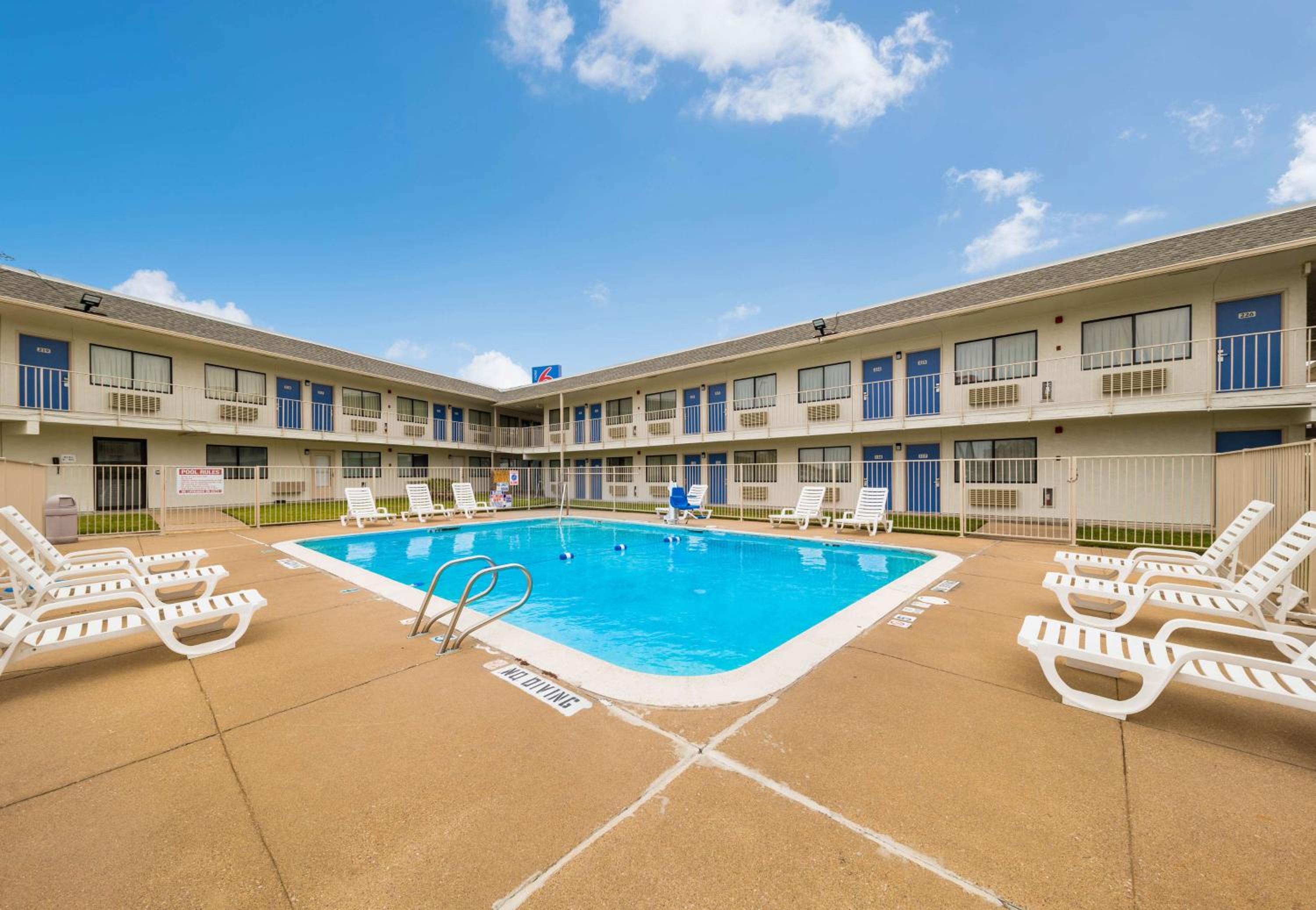 Motel 6-Greenville, TX