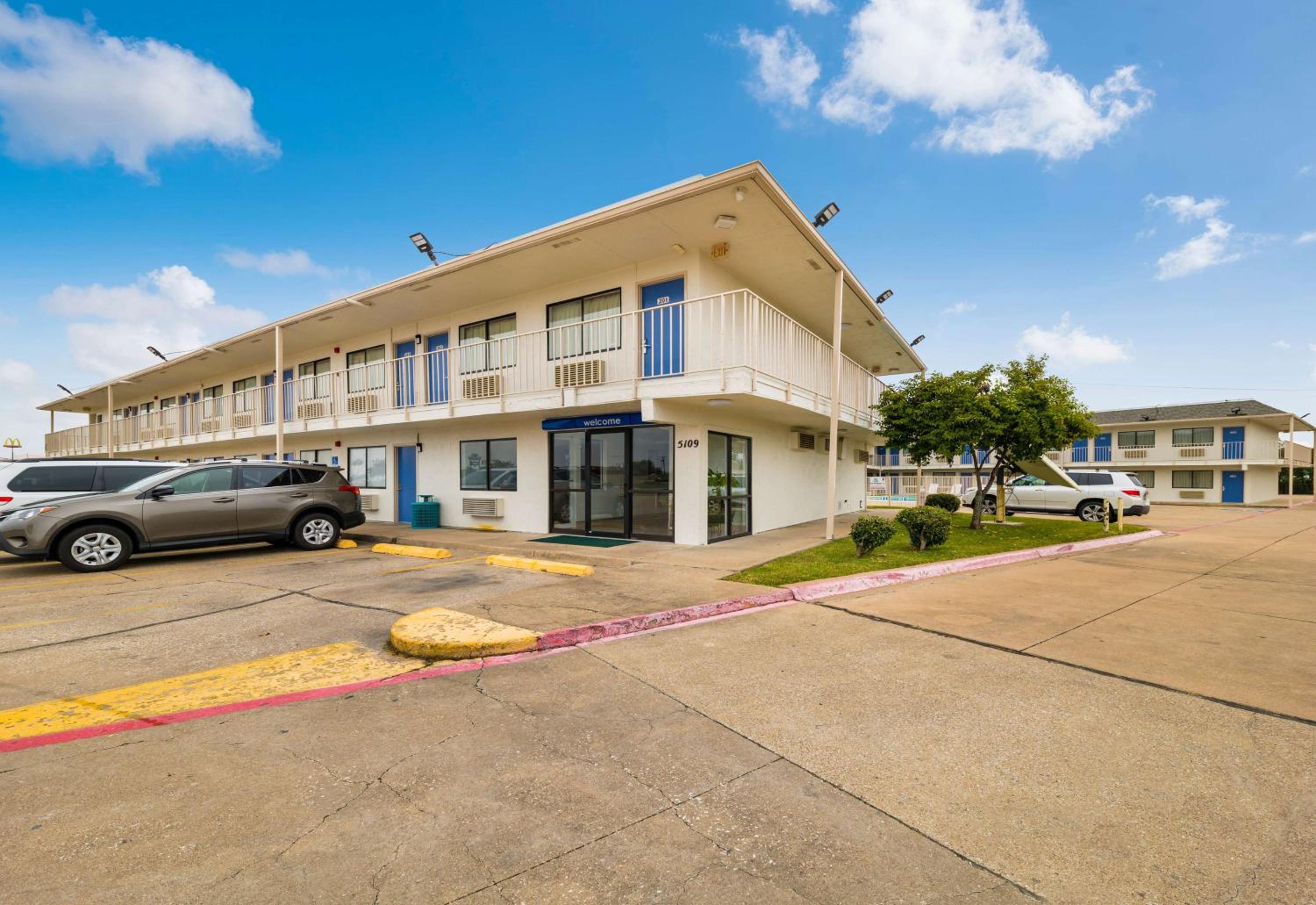 Greenville Vacations - Motel 6-Greenville, TX - Property Image 4