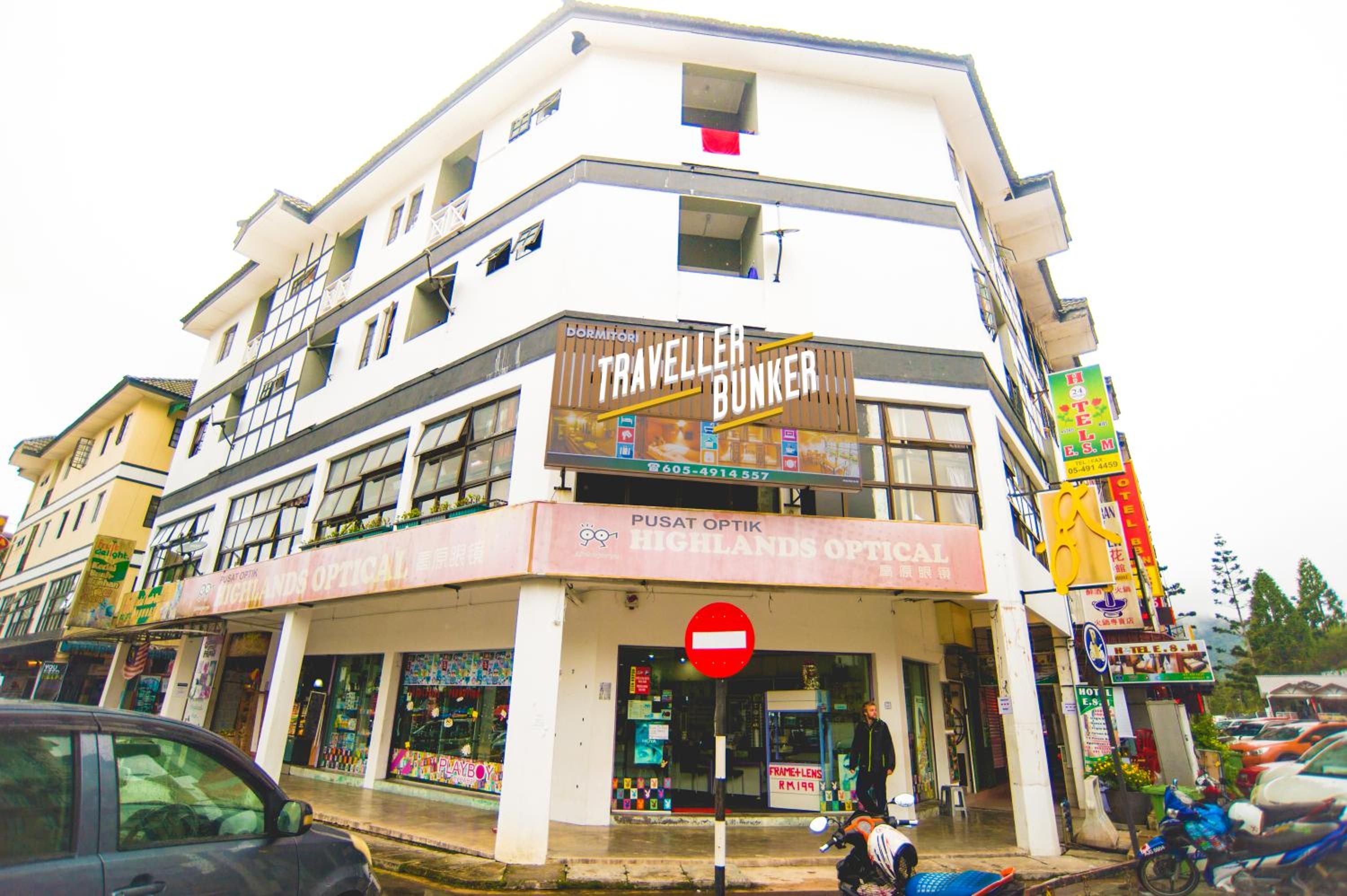 Traveller Bunker Hostel 1 photo 3