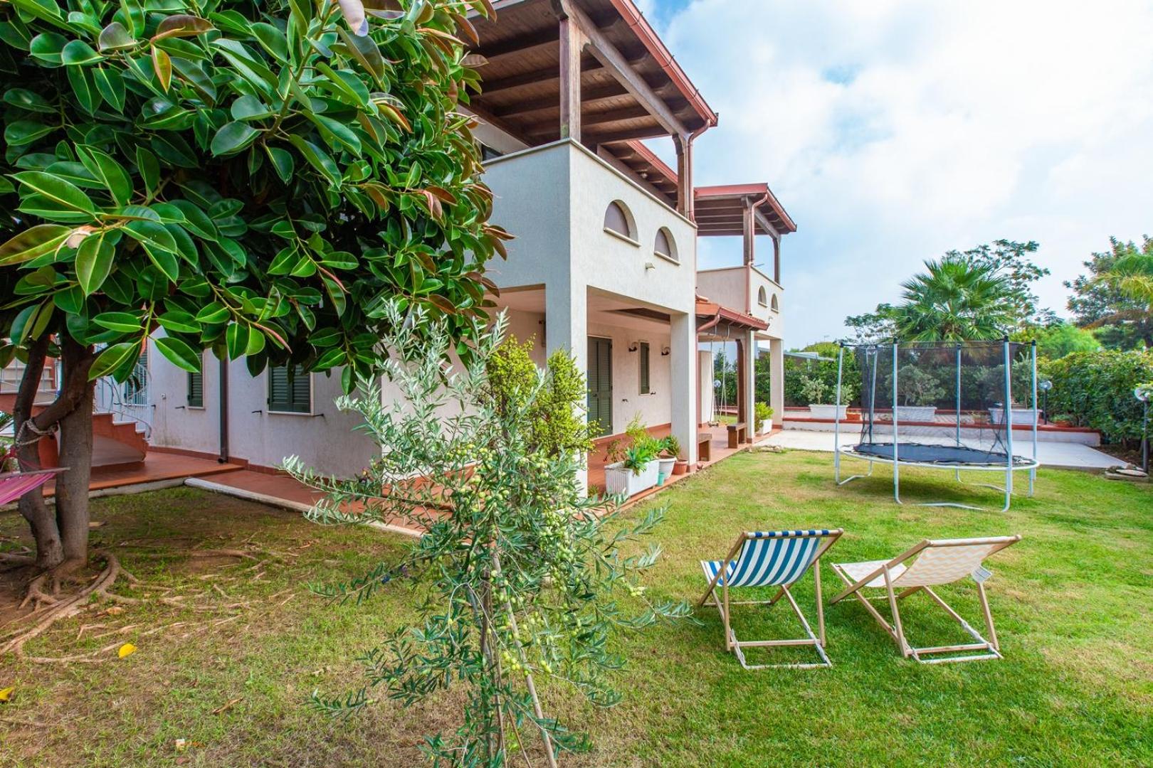 Appartamento con prato inglese destro Salento