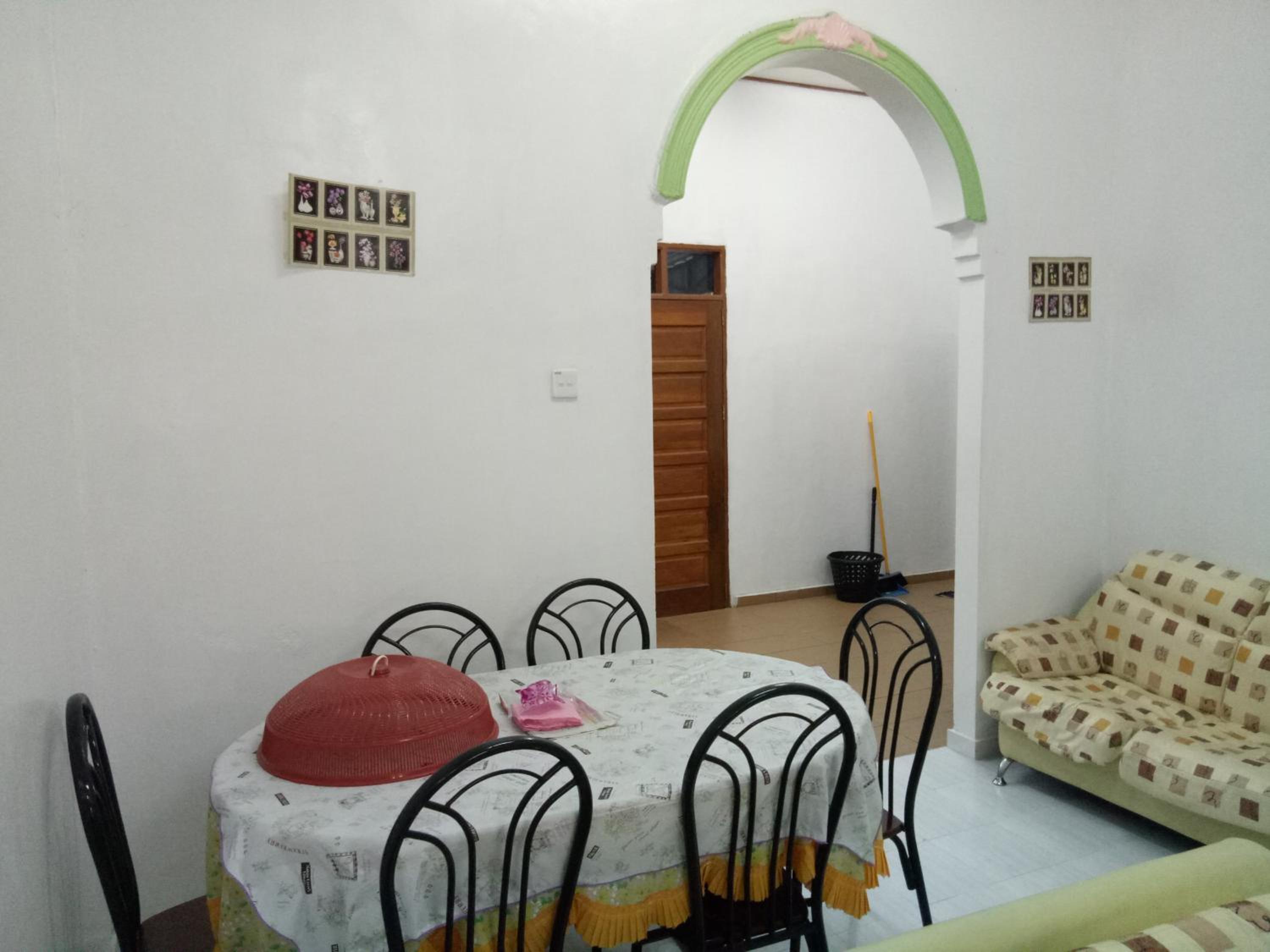 Aiman Homestay photo 2