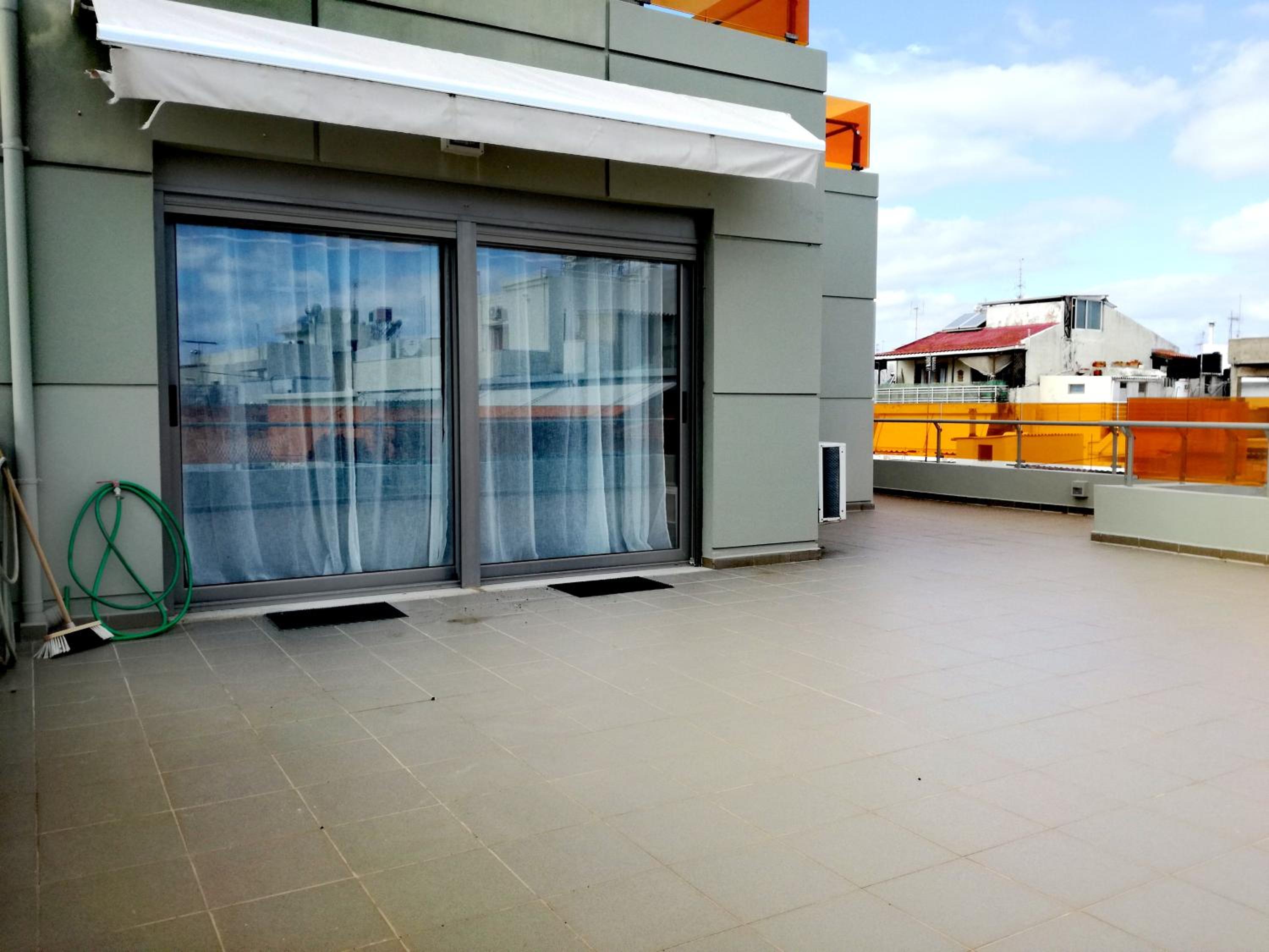 Hotel Spacious and Modern Downtown Apartment - Image 1