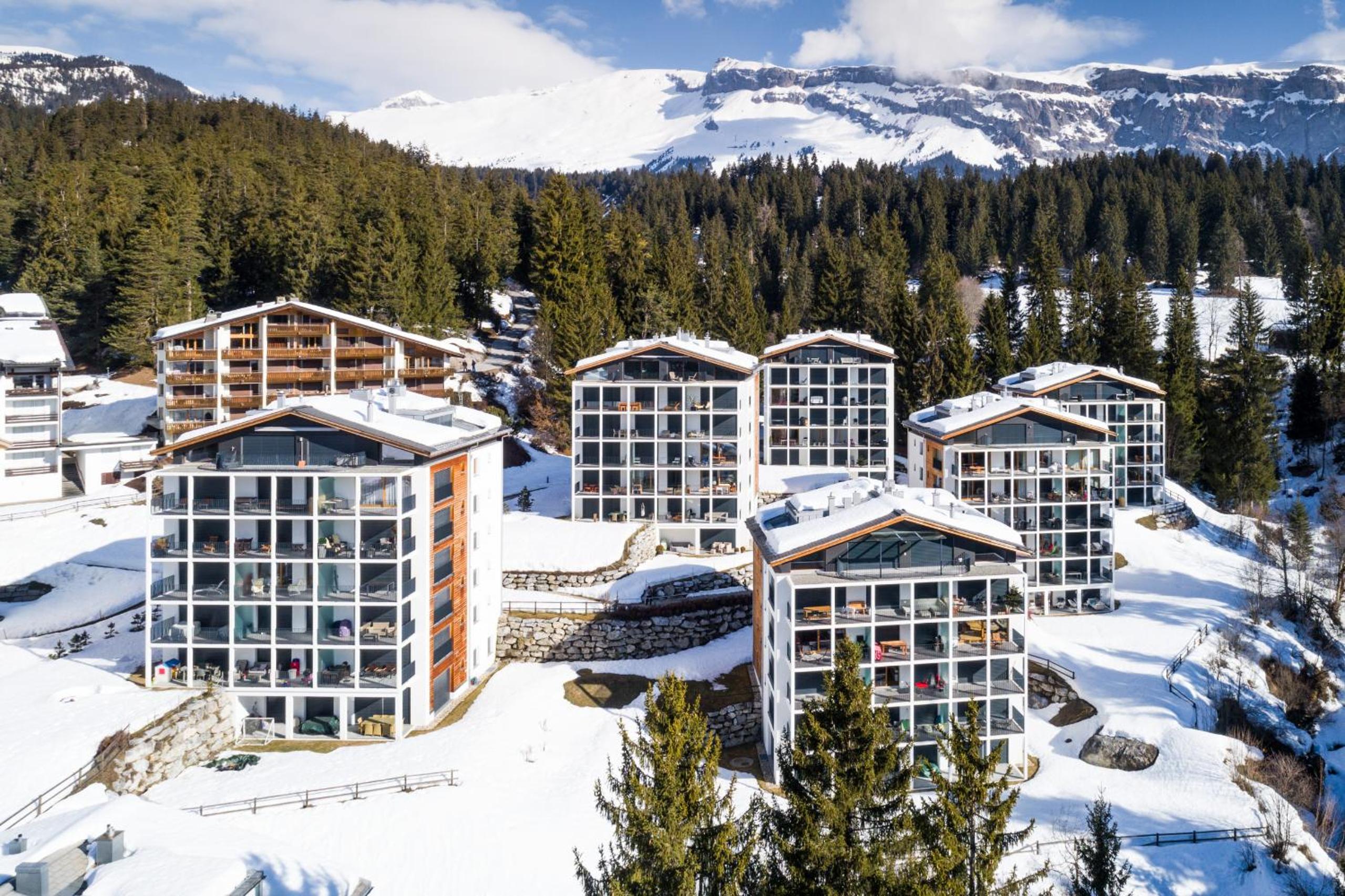 LAAX Homes - Taviarna Laax 2,14 view 3