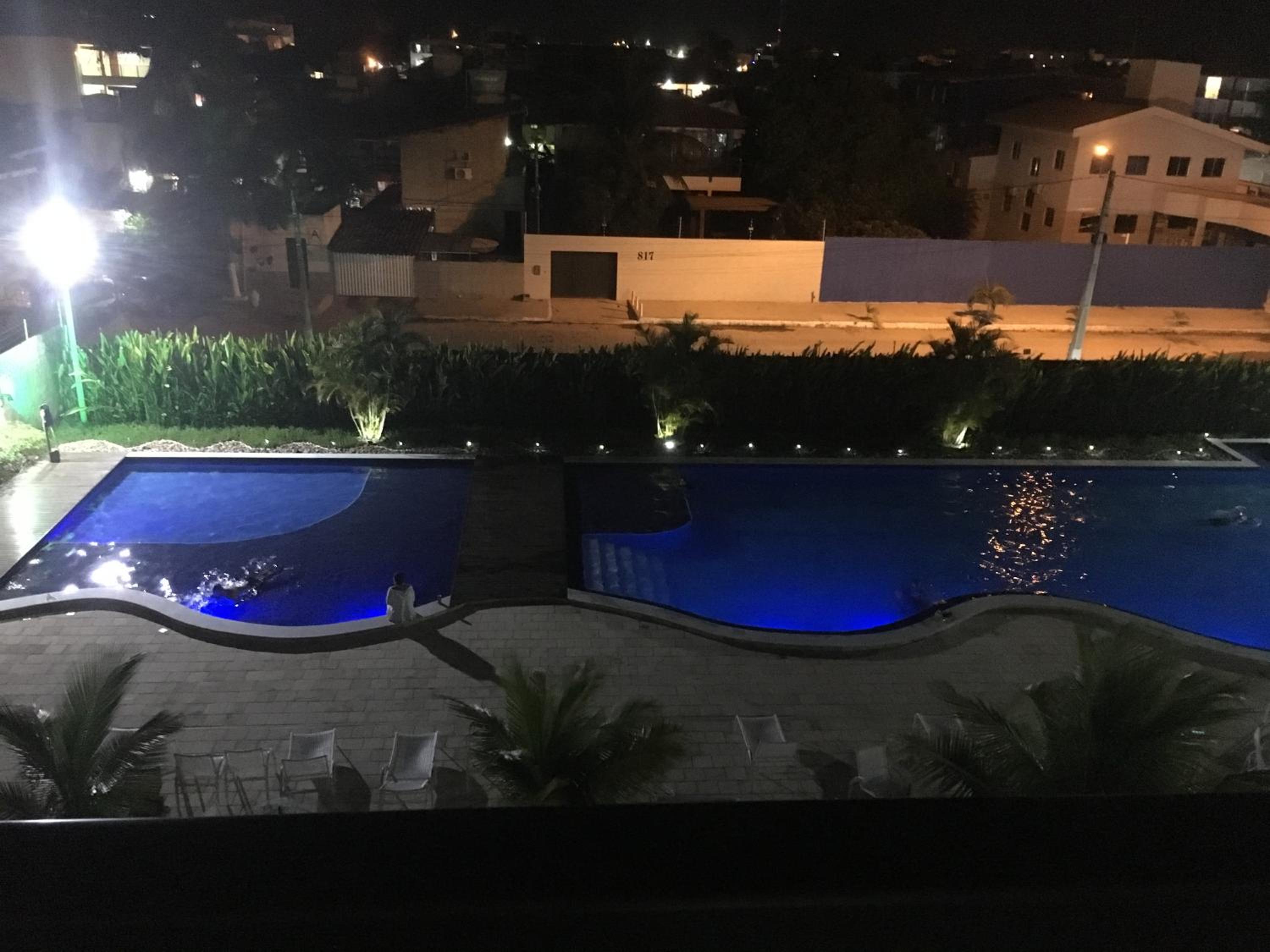 Laguna Beach vista para a piscina