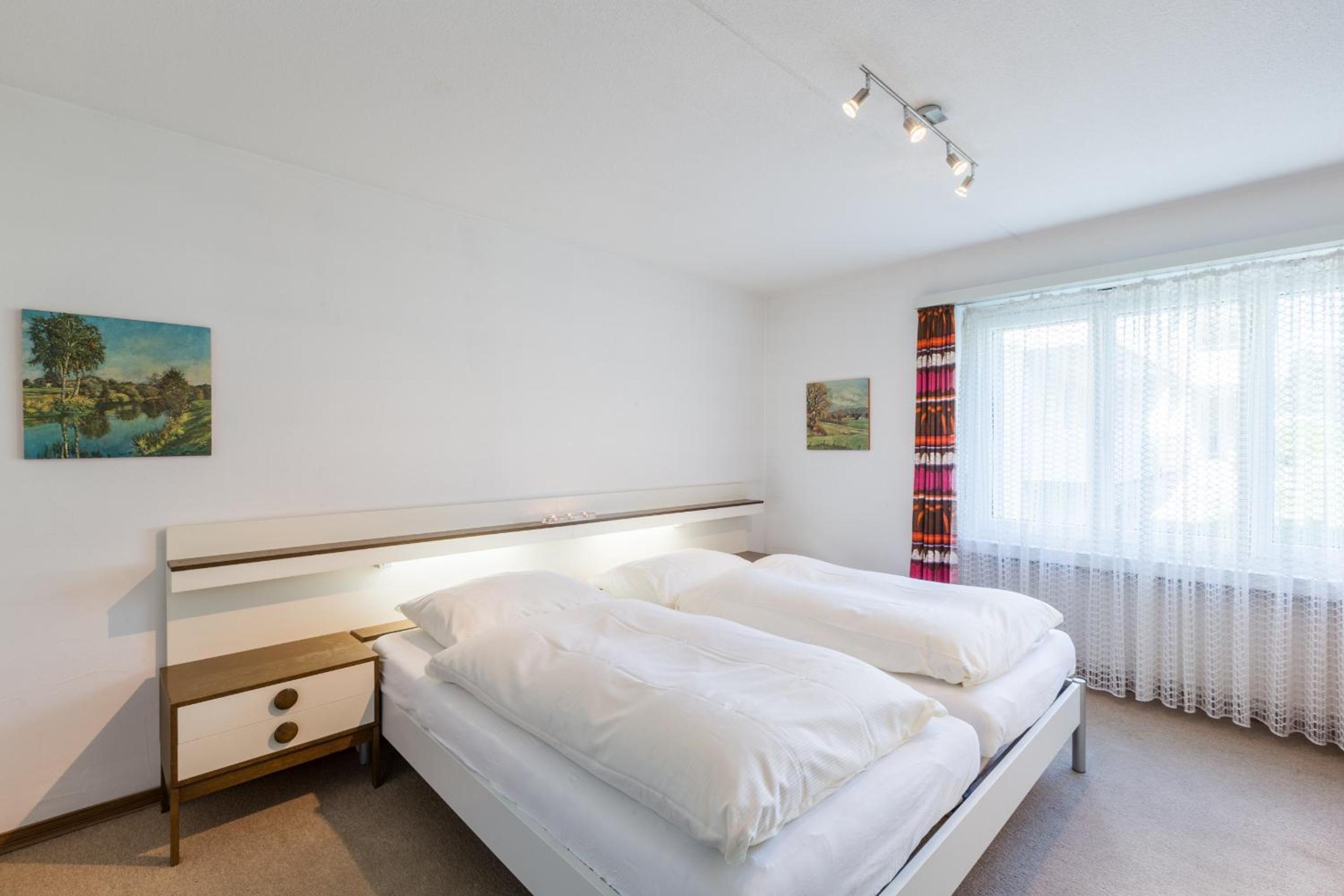 LAAX Homes - Val Signina 4-8 view 4