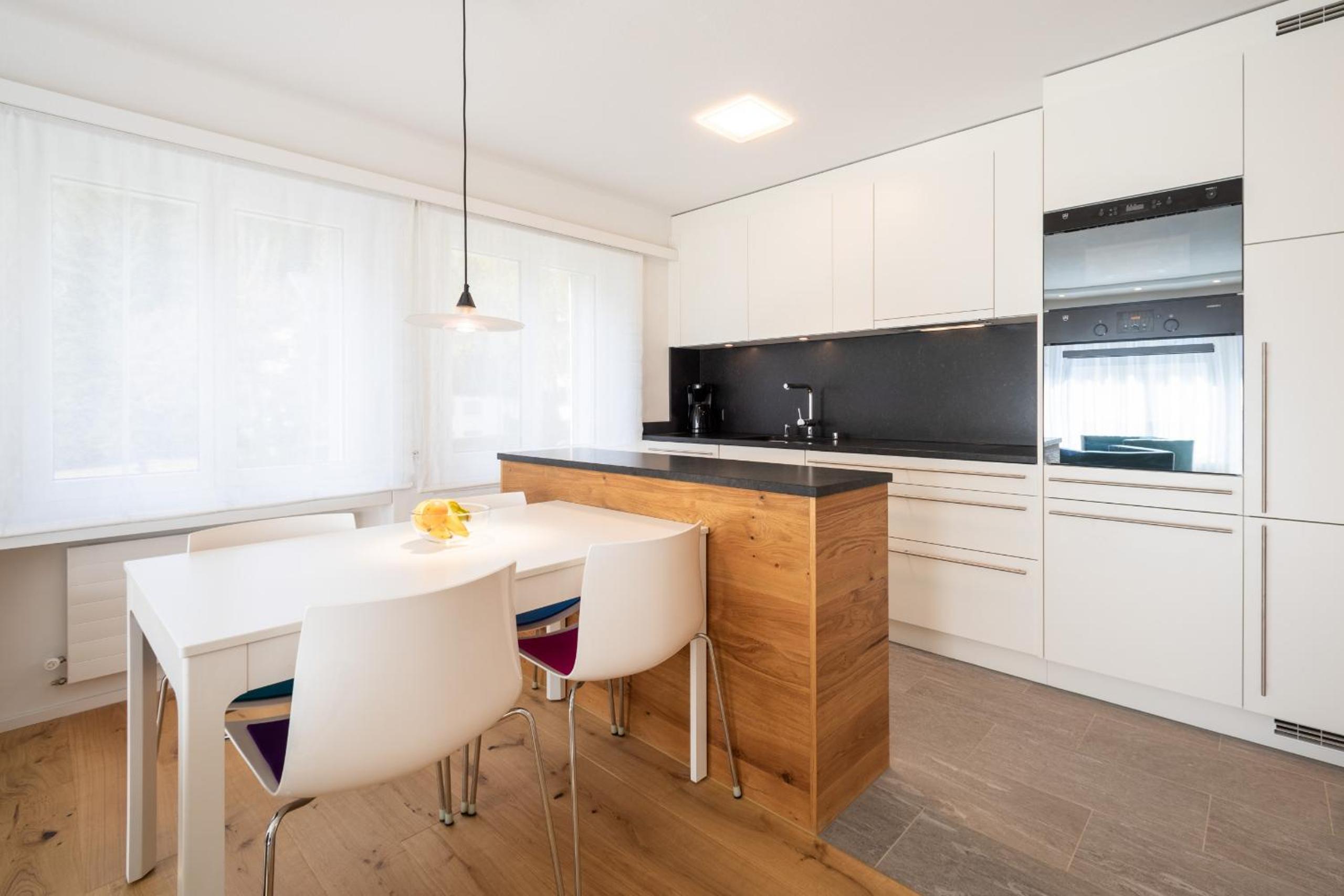 LAAX Homes - Val Signina 5-2 view 4
