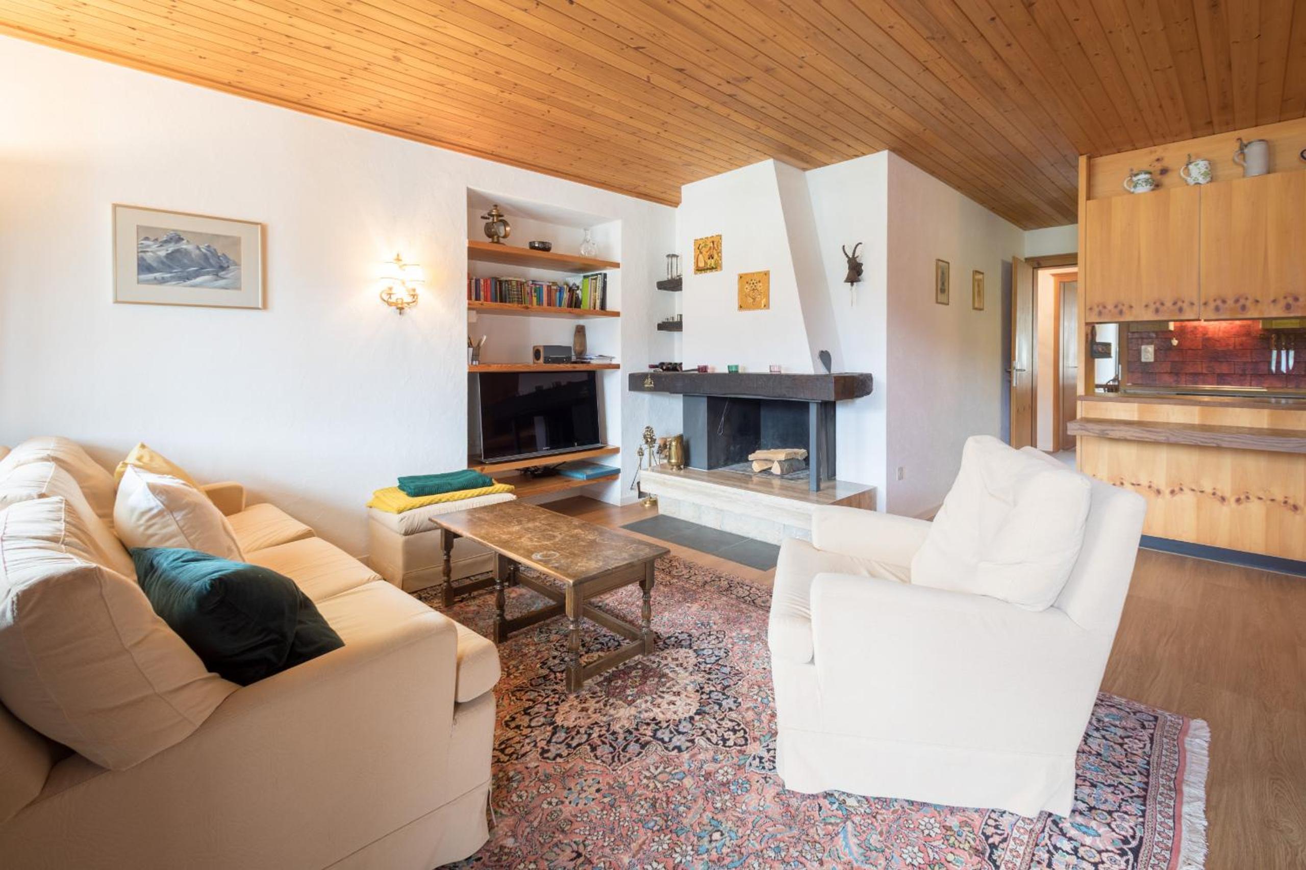 LAAX Homes - Val Signina 8-17 view 3