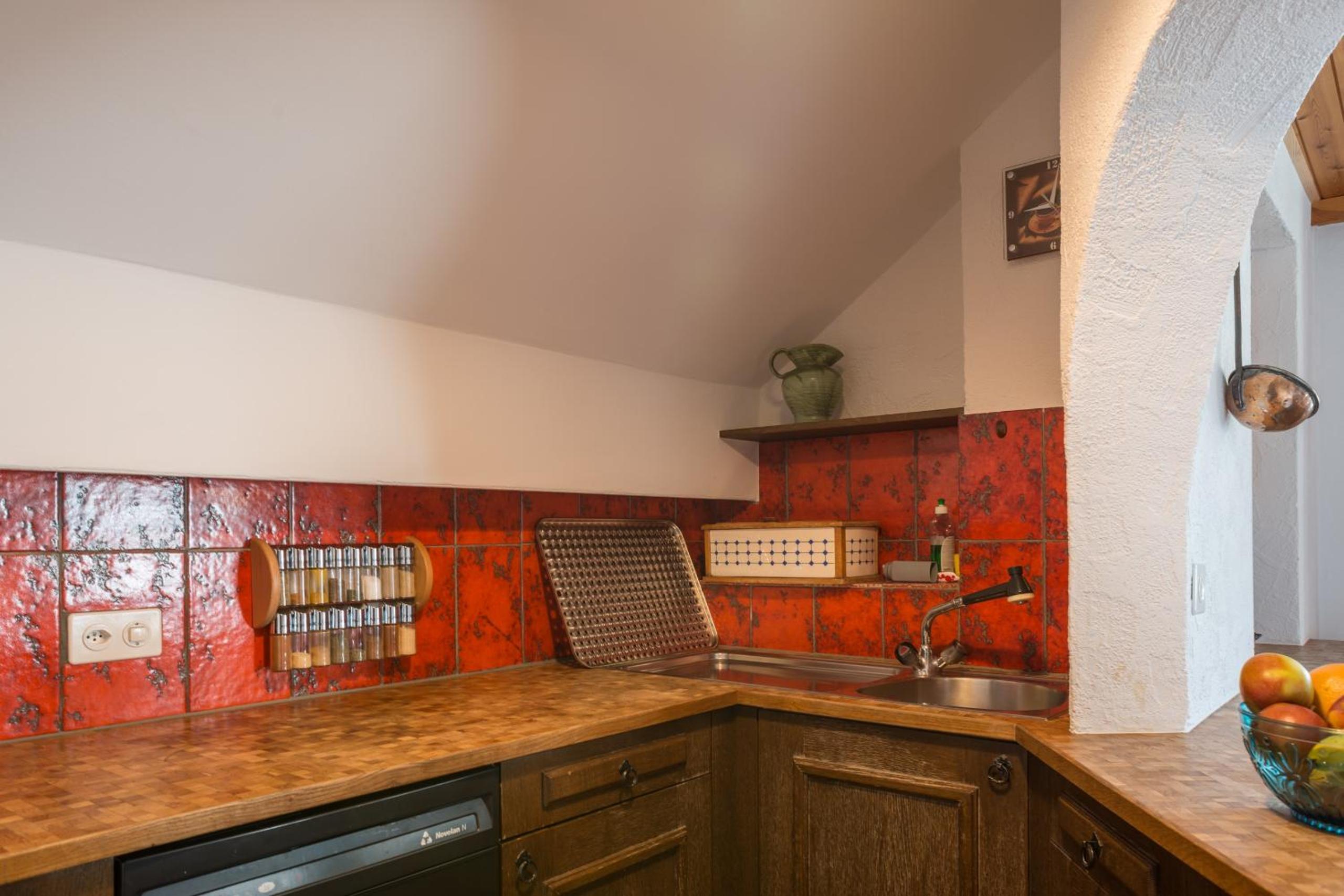 LAAX Homes - Val Signina 8-18