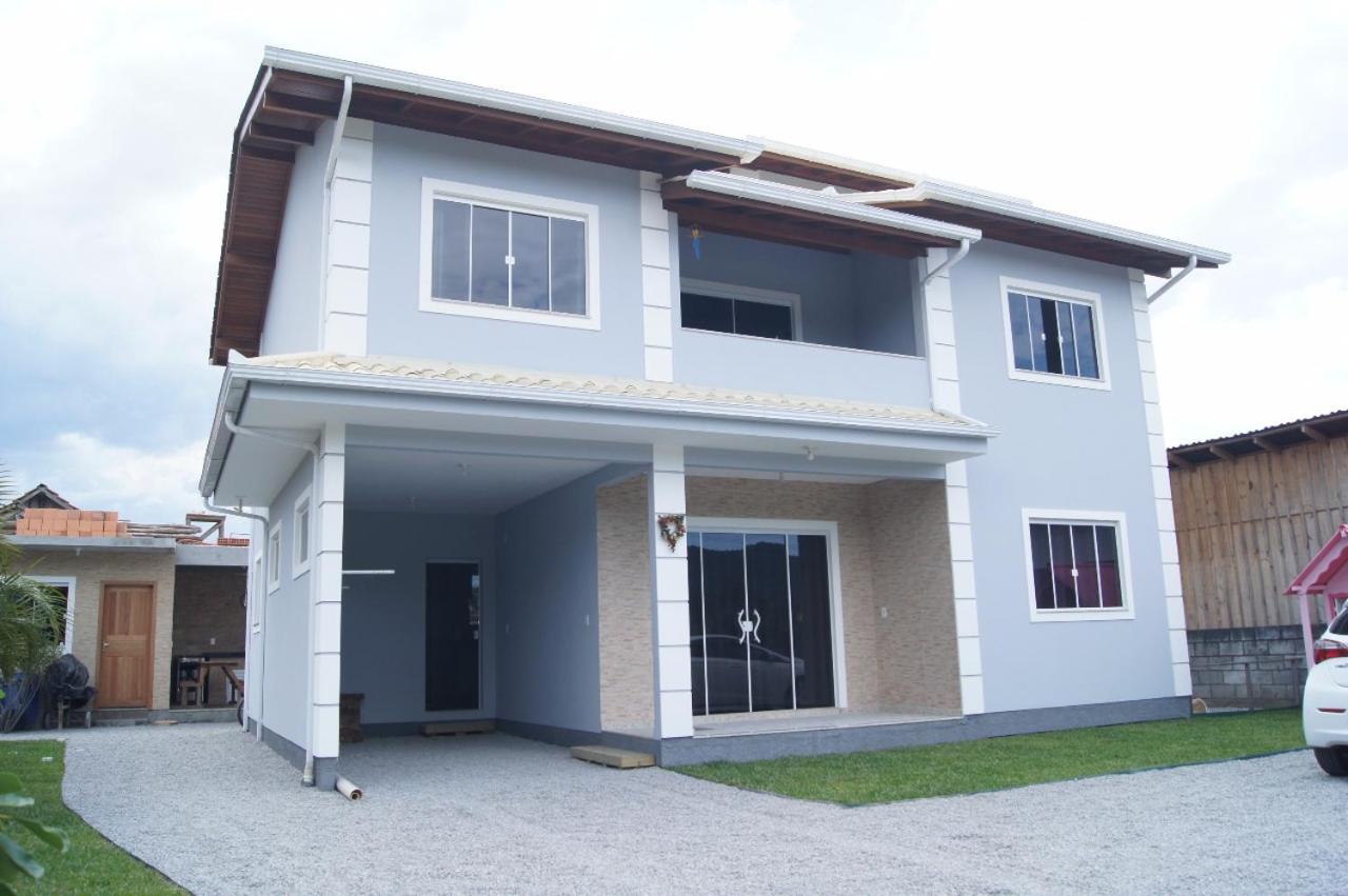 Residencial Pérola - Localizado entre a Pinheira e a Guarda do Embaú