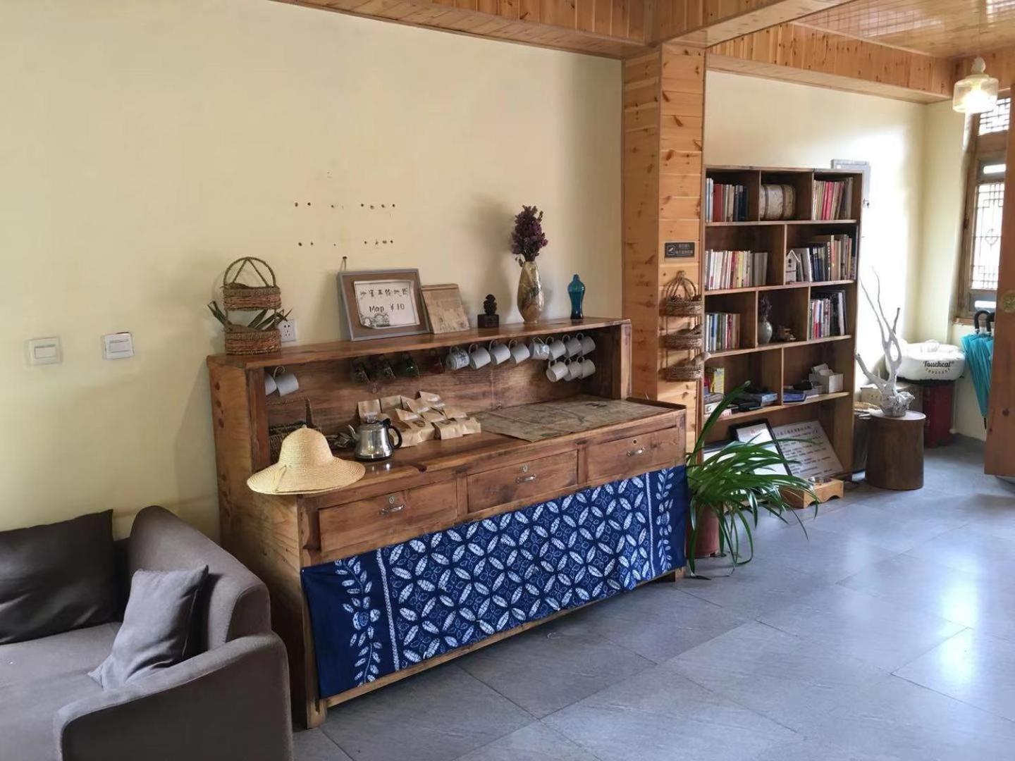 Tourist Courtyard Hotel